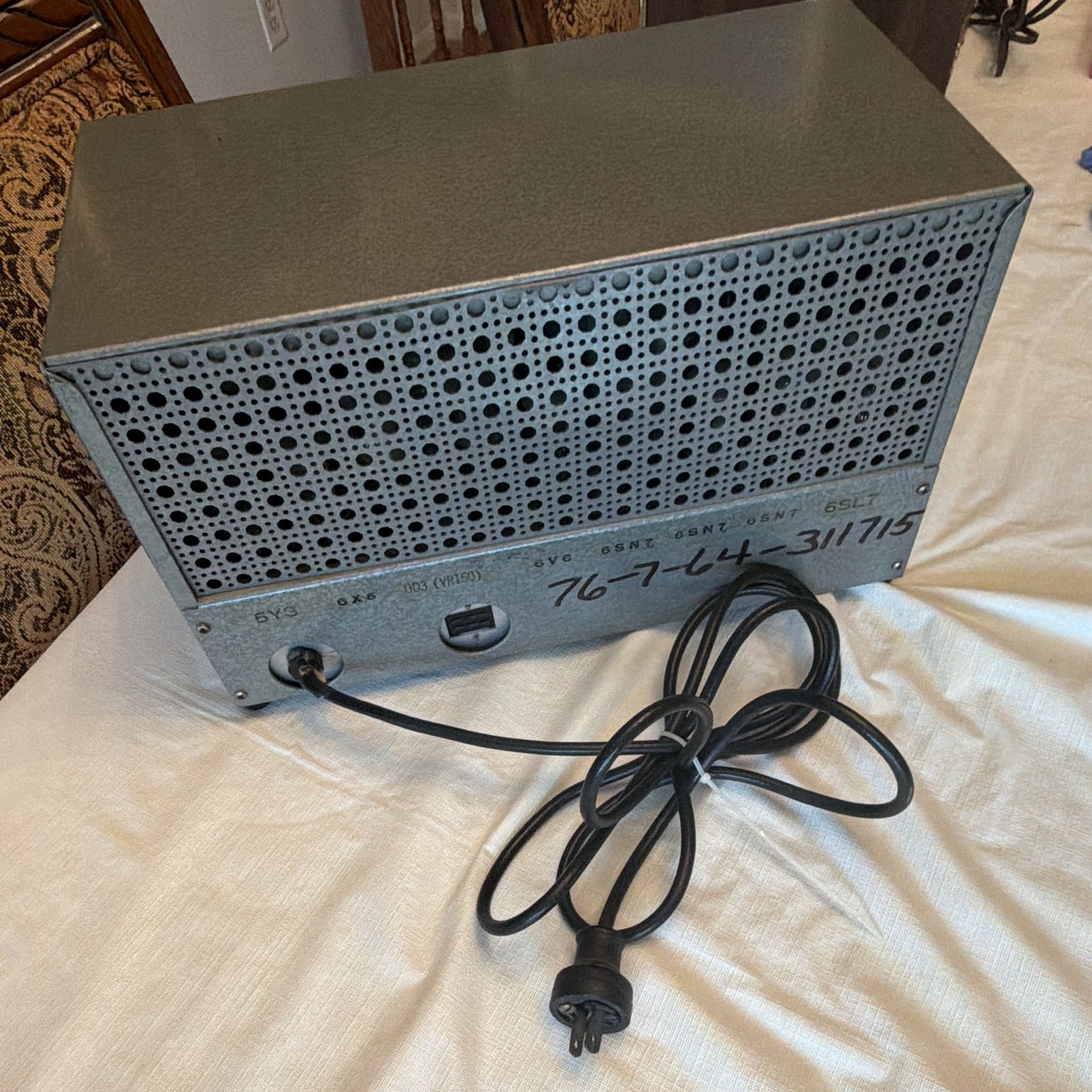 Grass Instrument Co. Stimulator Signal Generator Test Unit Model S4G TURNS ON