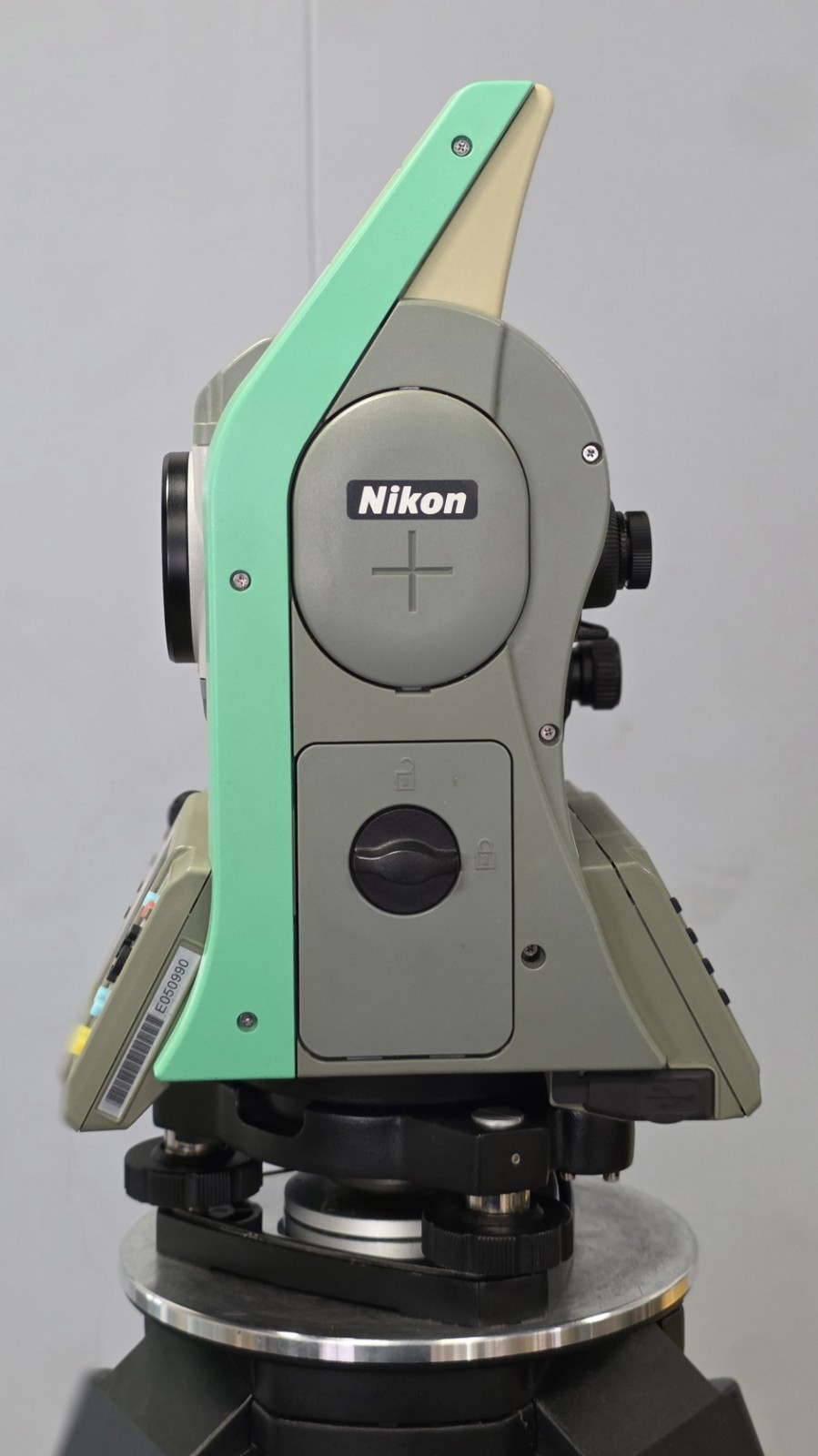 Nikon XF 3″ AutoFocus Reflectorless Survey Total Station w/ Survey Pro 6.4