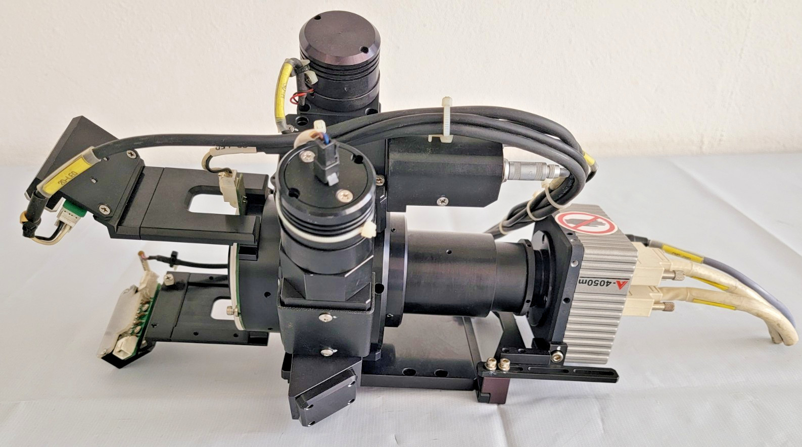 Adimec A4050m/21С Industrial Camera Inspection + camera lens 23.5um-7.0
