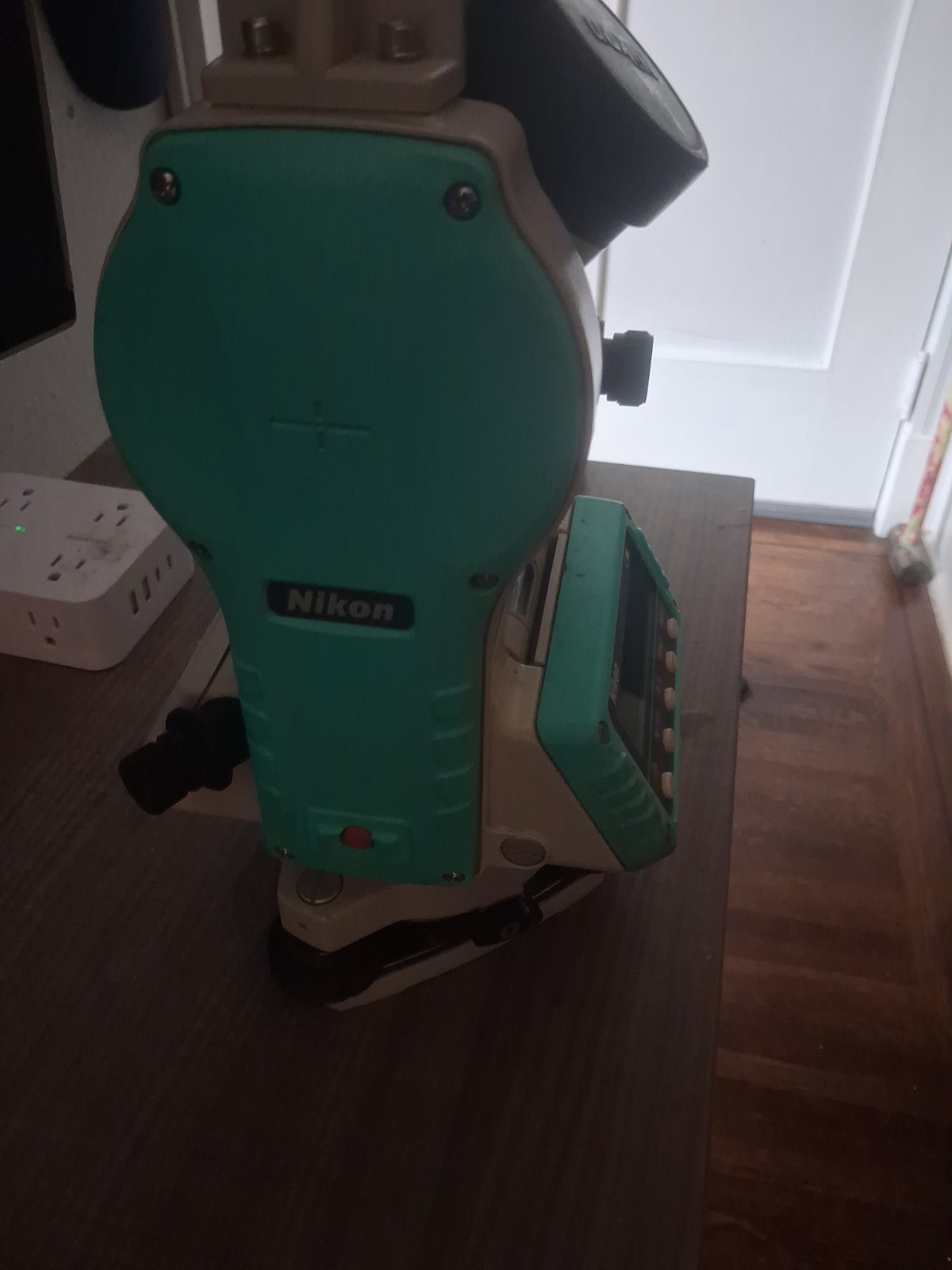 Nikon NE-101 Digital Construction Theodolite – White/Blue