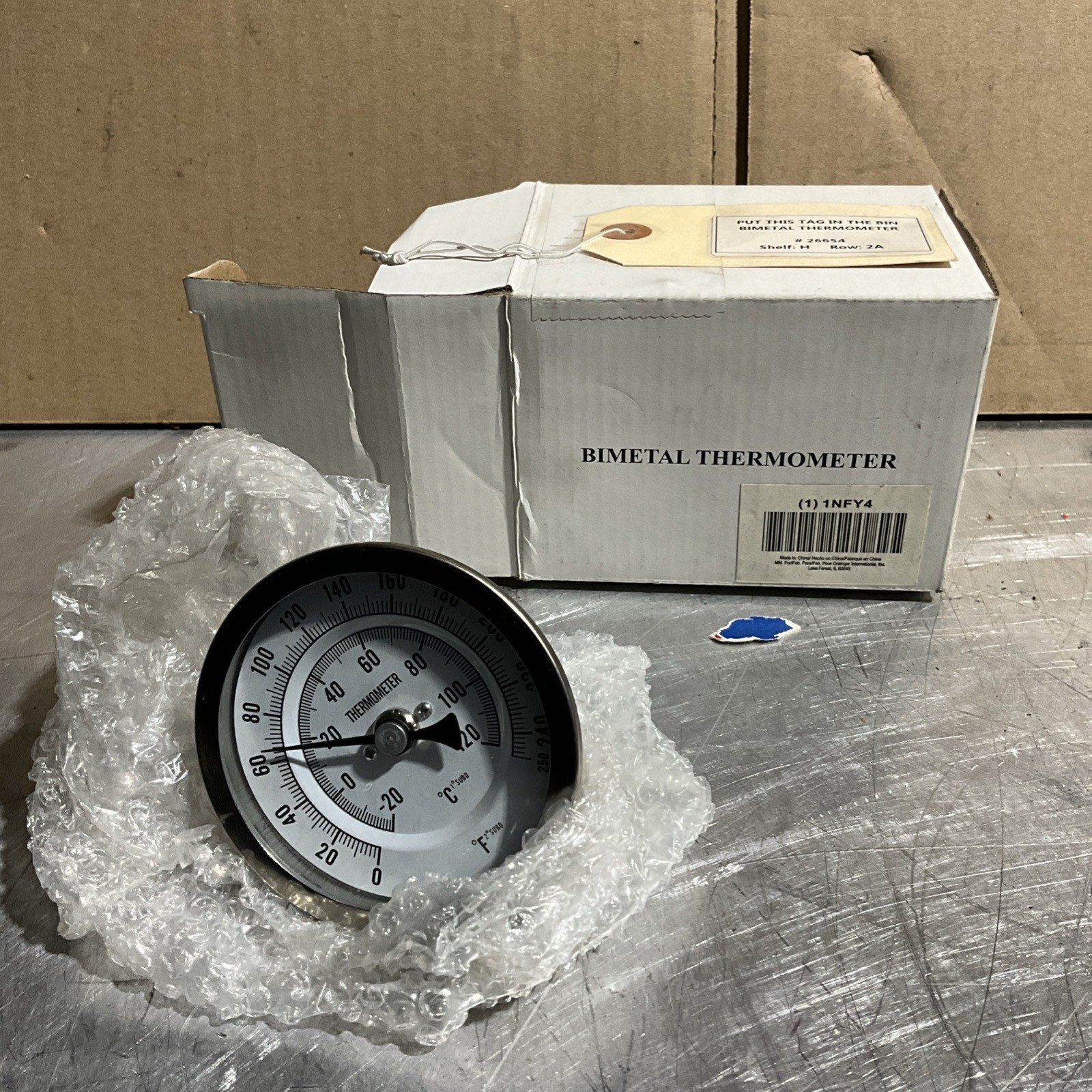 1NFY4 0° to 250°F/-20° to 120°C, 1/2 in NPT, 2.5 in Stem Lg, 3 in Dial Dia NOS