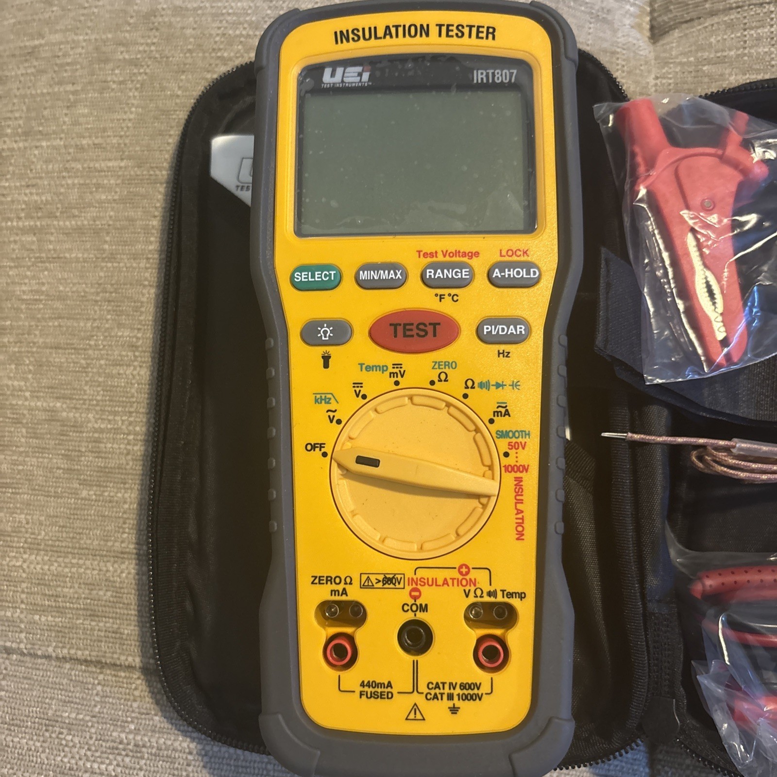 UEi IRT807 Digital Insulation Resistance Tester with 1000V Stress Test 40 MOhm