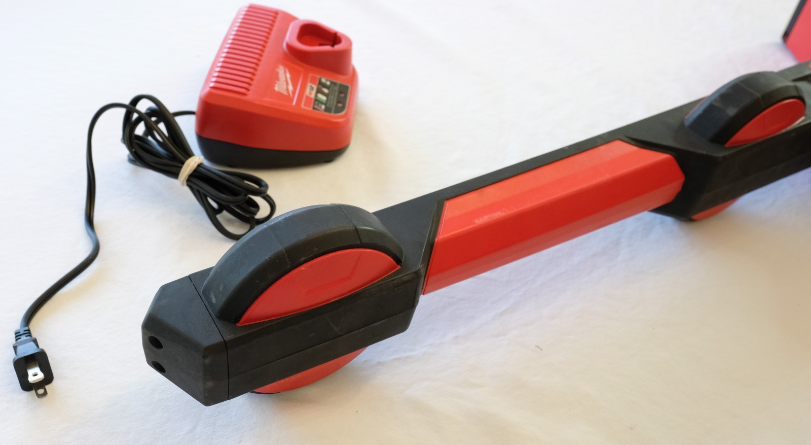 Milwaukee 2580-20 M12 Cordless Pipeline Locator – Used