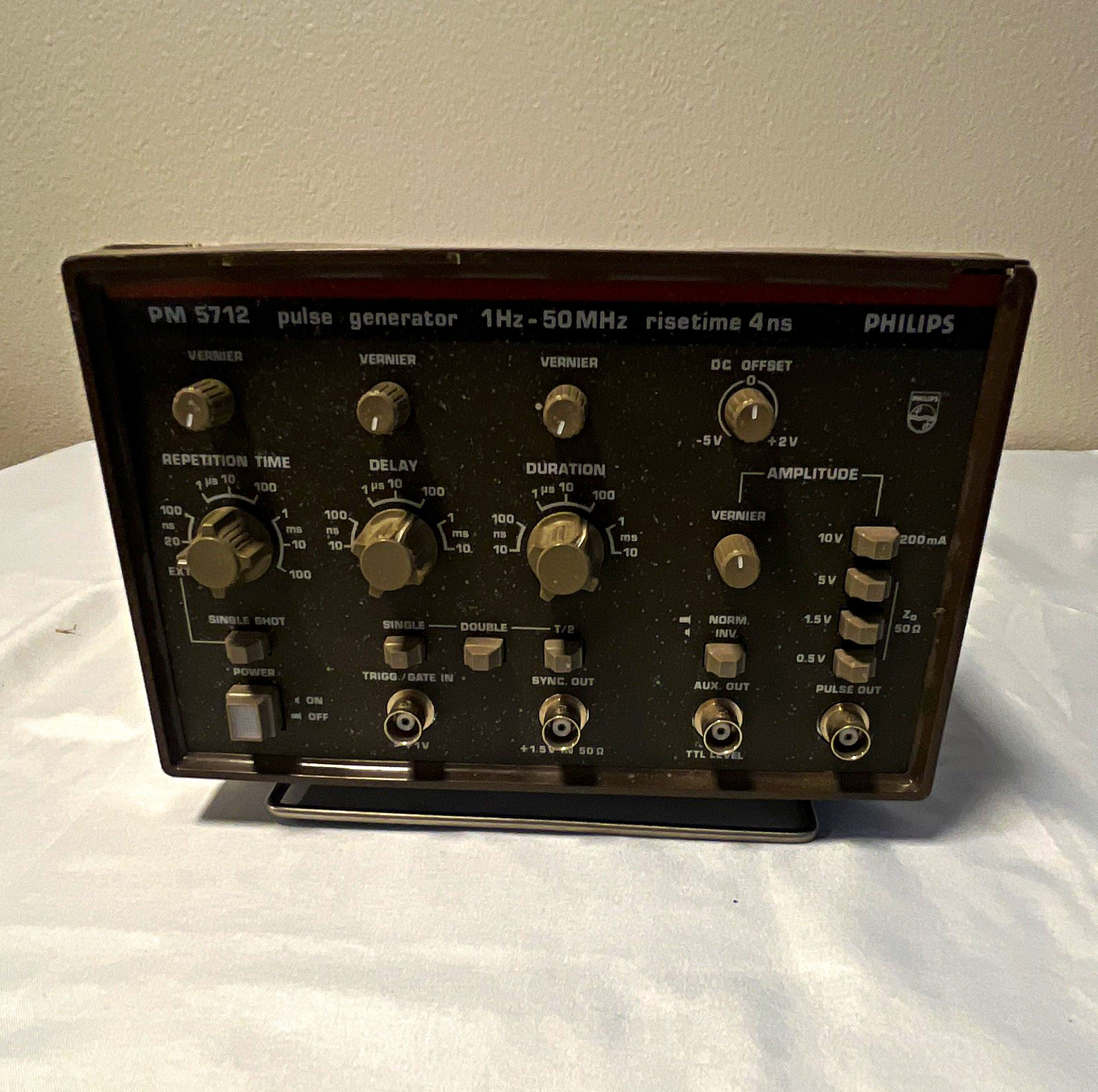 Philips PM 5712 MPN PM 5712 Pulse Signal Generator, 1 Hz – 50 MHz