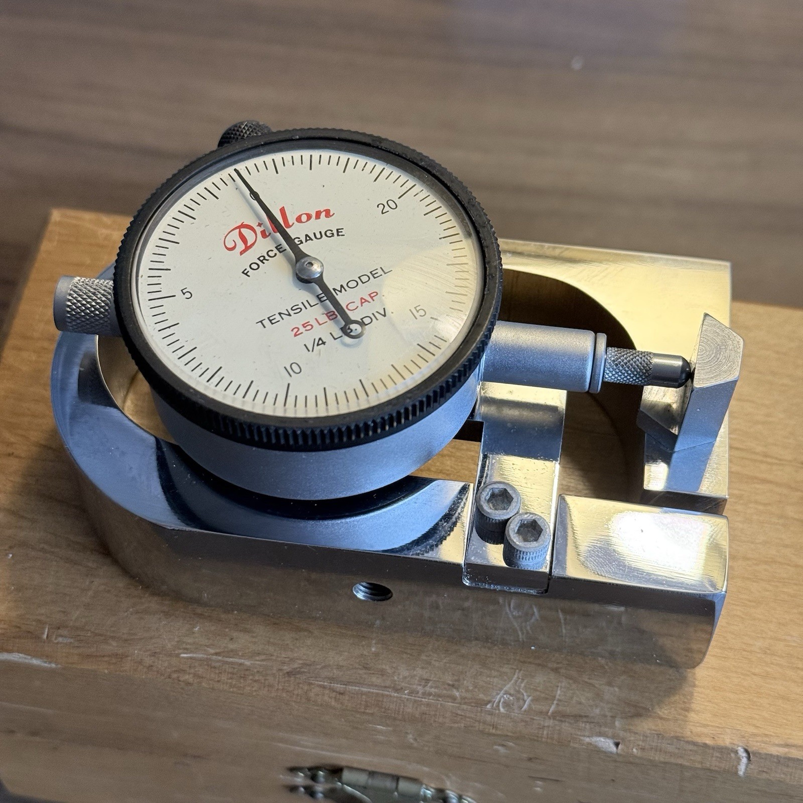 Dillon Force Gauge Tensile Model 25lb Capacity 1/4lb Divisions