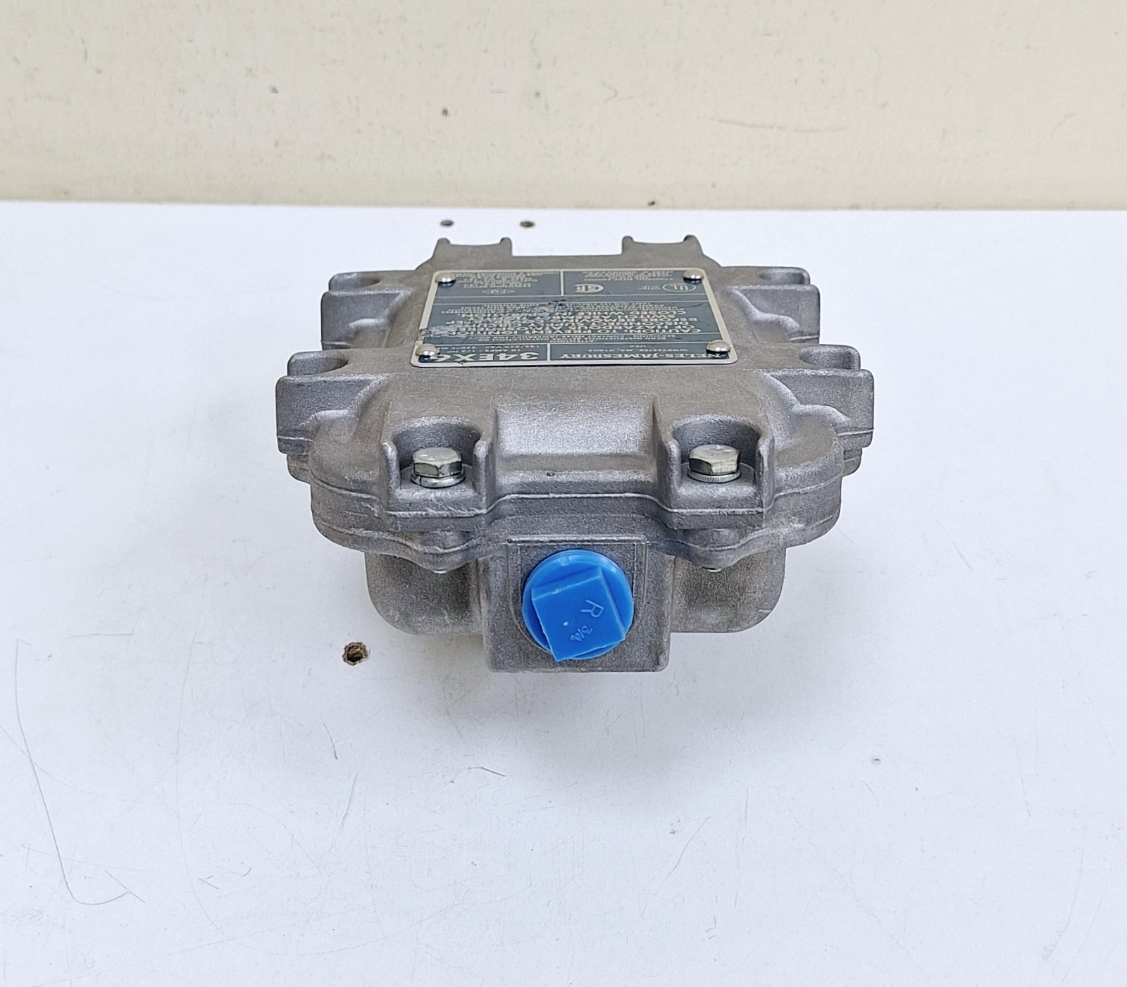 Neles-Jamesbury 34EX6 Limit Switch 10A – 1/3 HP 125/250 VAC