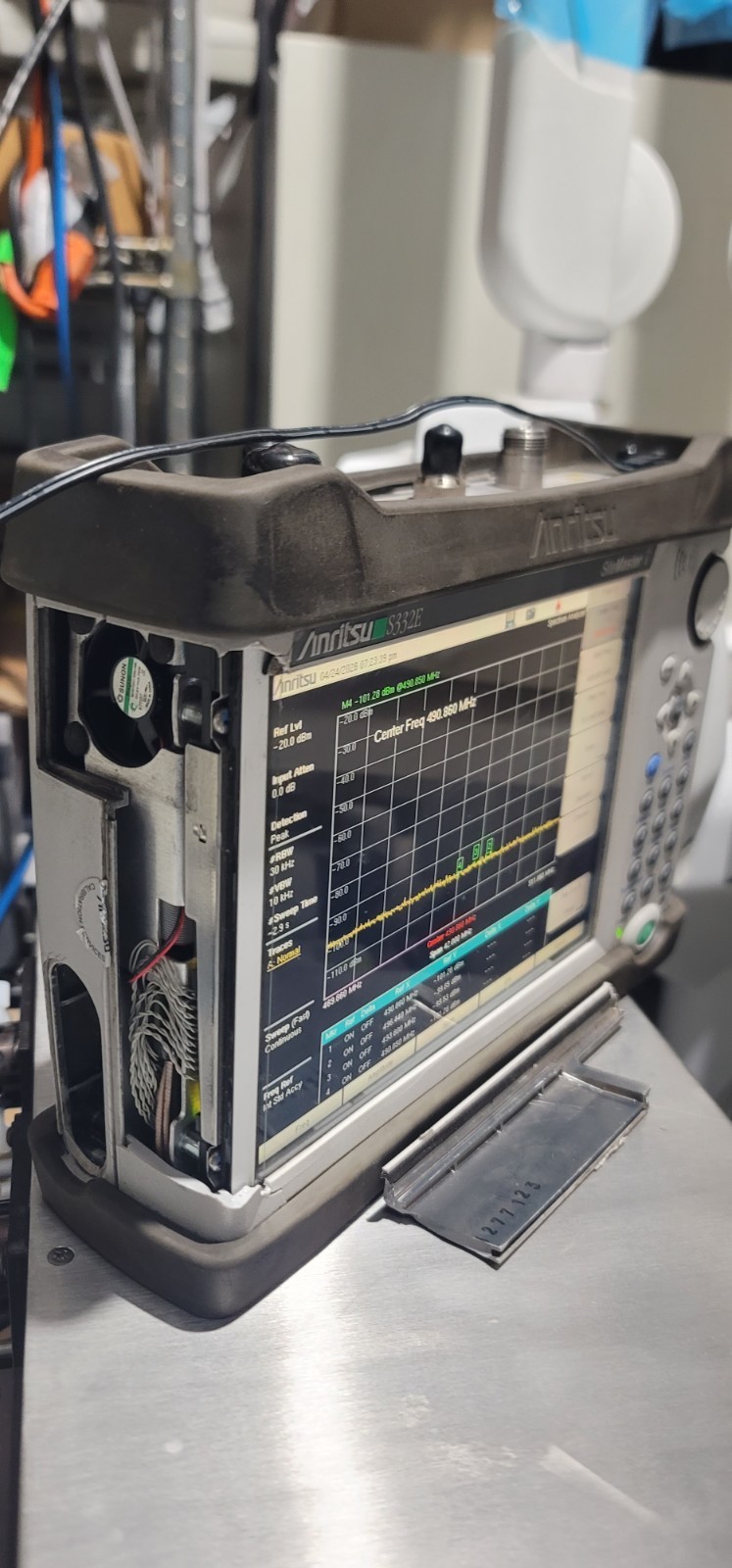 Anritsu S332E Cable and antenna analyzer Spectrum analyzer Touchscreen