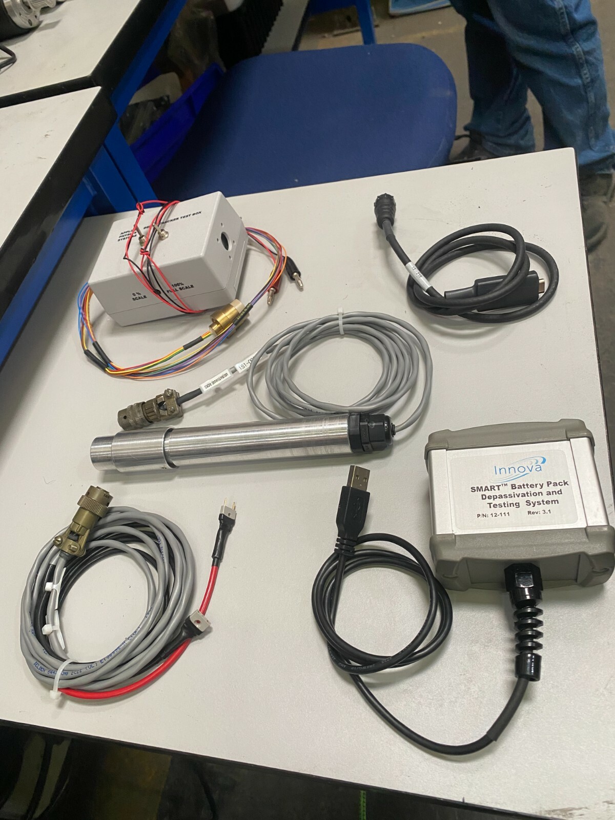 Innova 12-111 SMART Depassivator and Load Tester Interface Box with Accessories