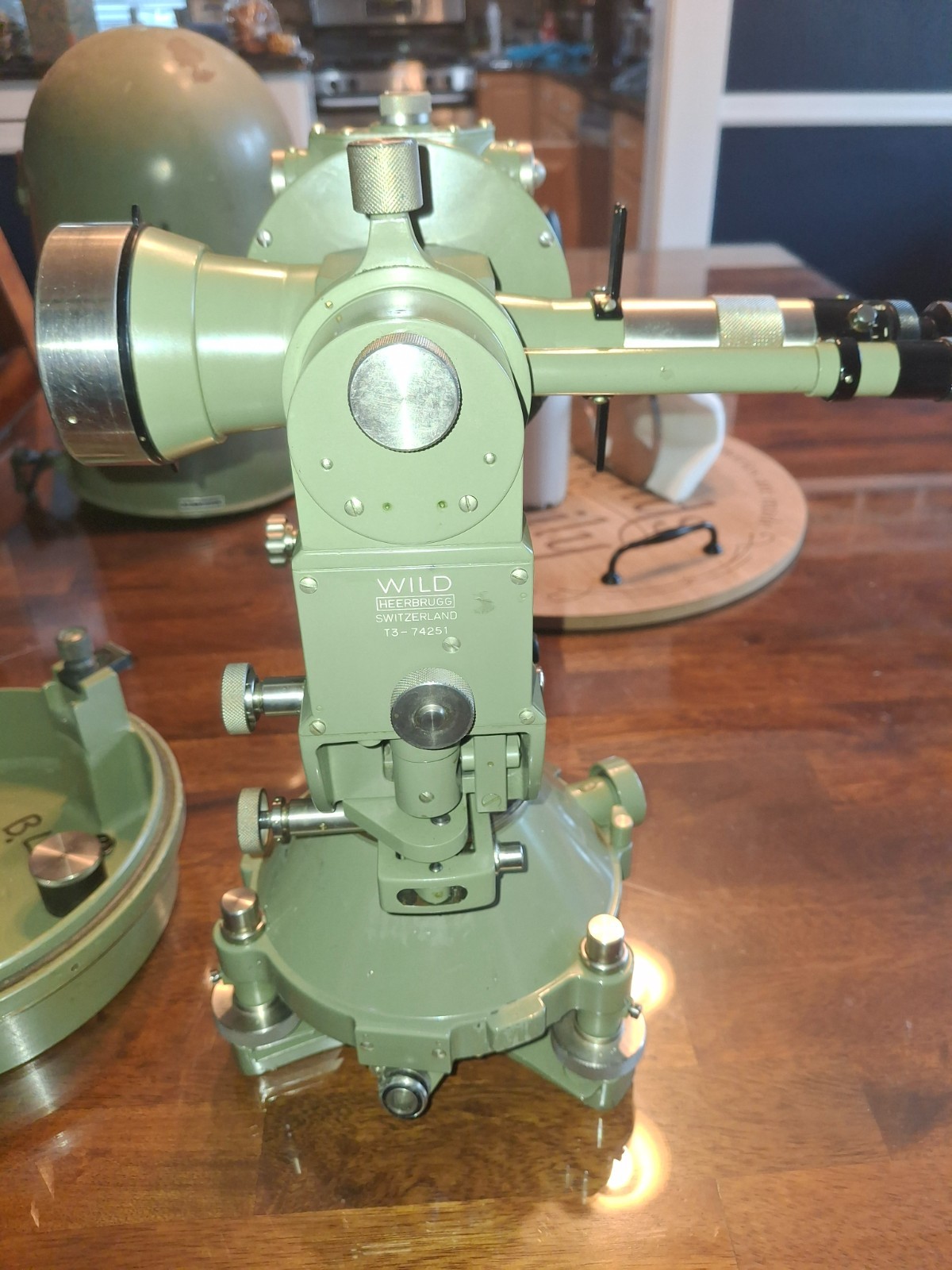 Wild T3-74251 Theodolite with Bullet Case – Untested