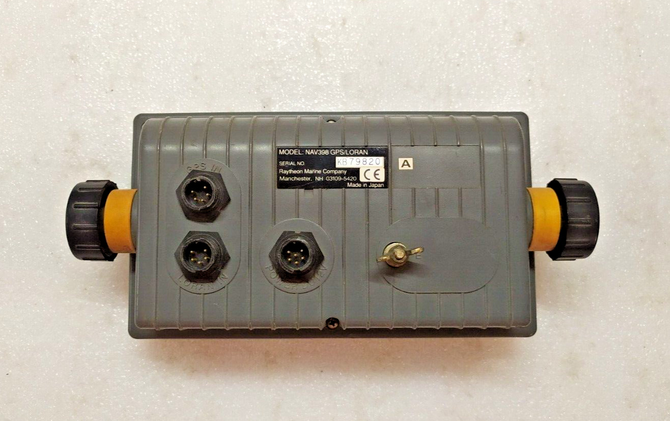RAYTHEON NAV 398 Marine Location Plotter Boating Navigation Display