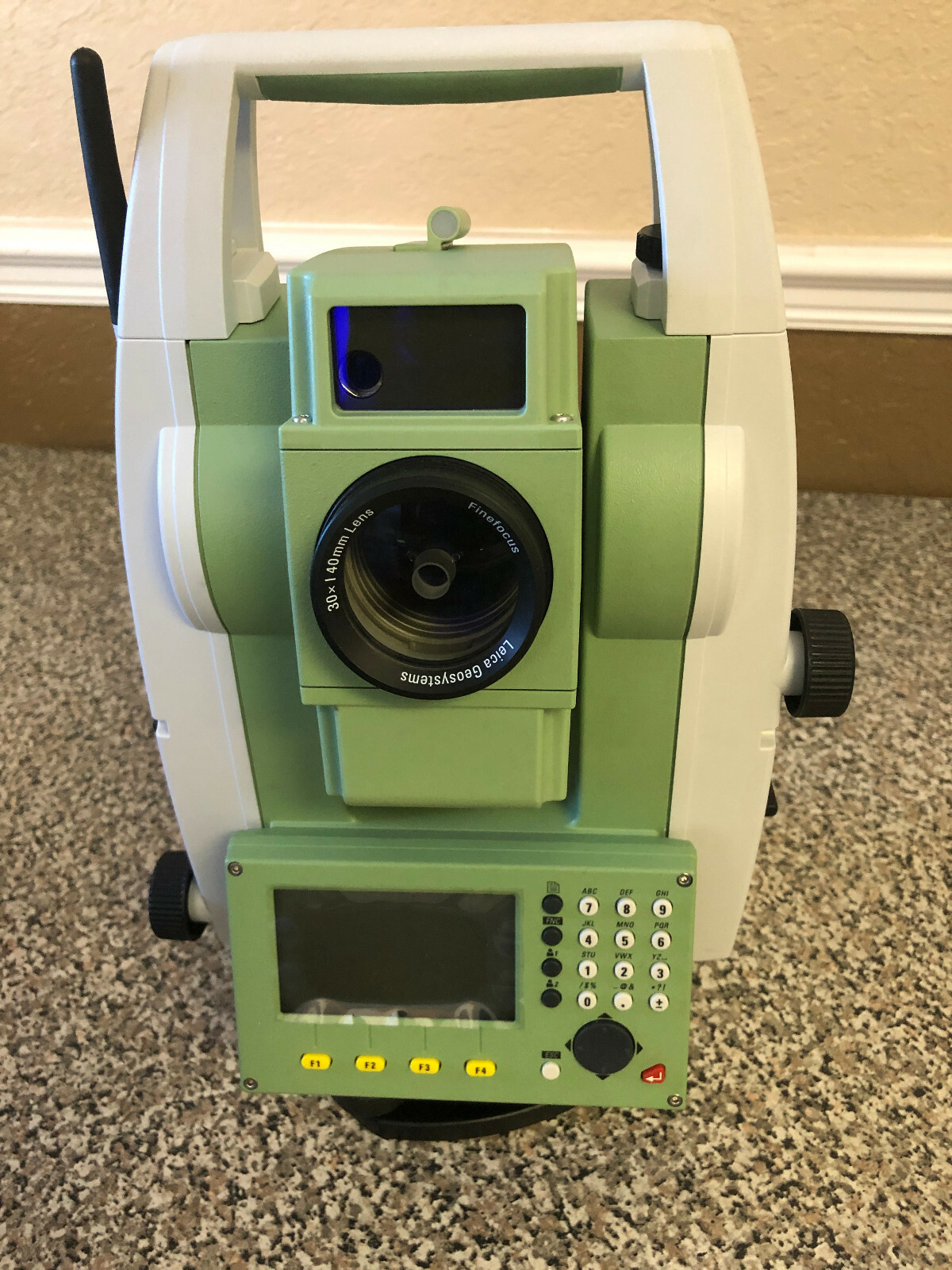 BRAND NEW LEICA TS09 R400 3″ TOTAL STATION FOR SURVEYING ONE YEAR WARRANTY
