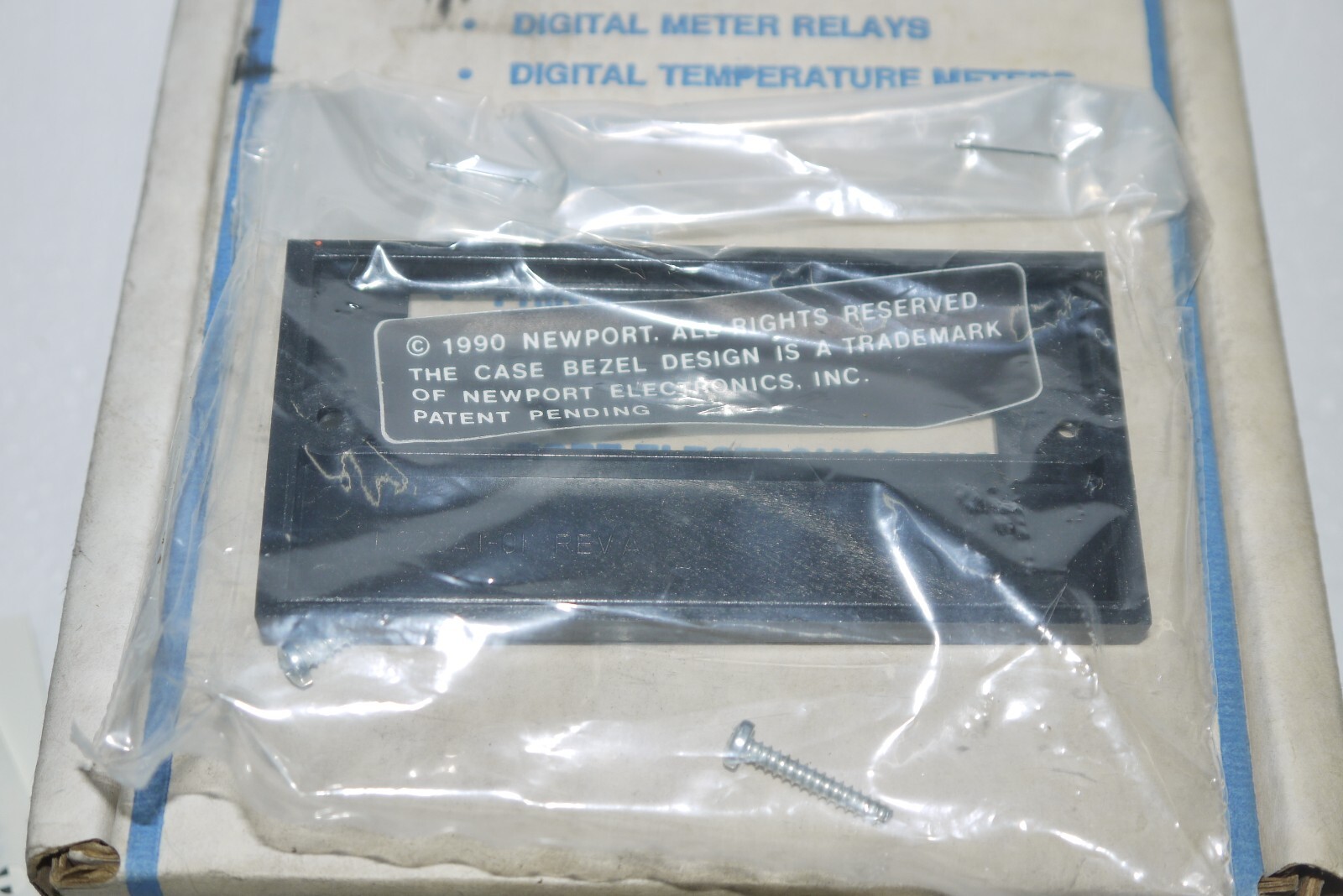 Newport 305-KF1 Thermocouple Meter 3 1/2 Digit Mini-Size Type K New