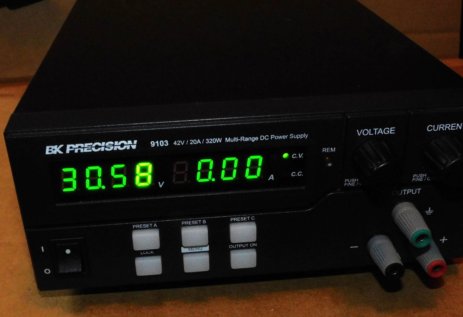 B&K 9103 42V / 20A / 320W Multi Range Range DC Power Supply
