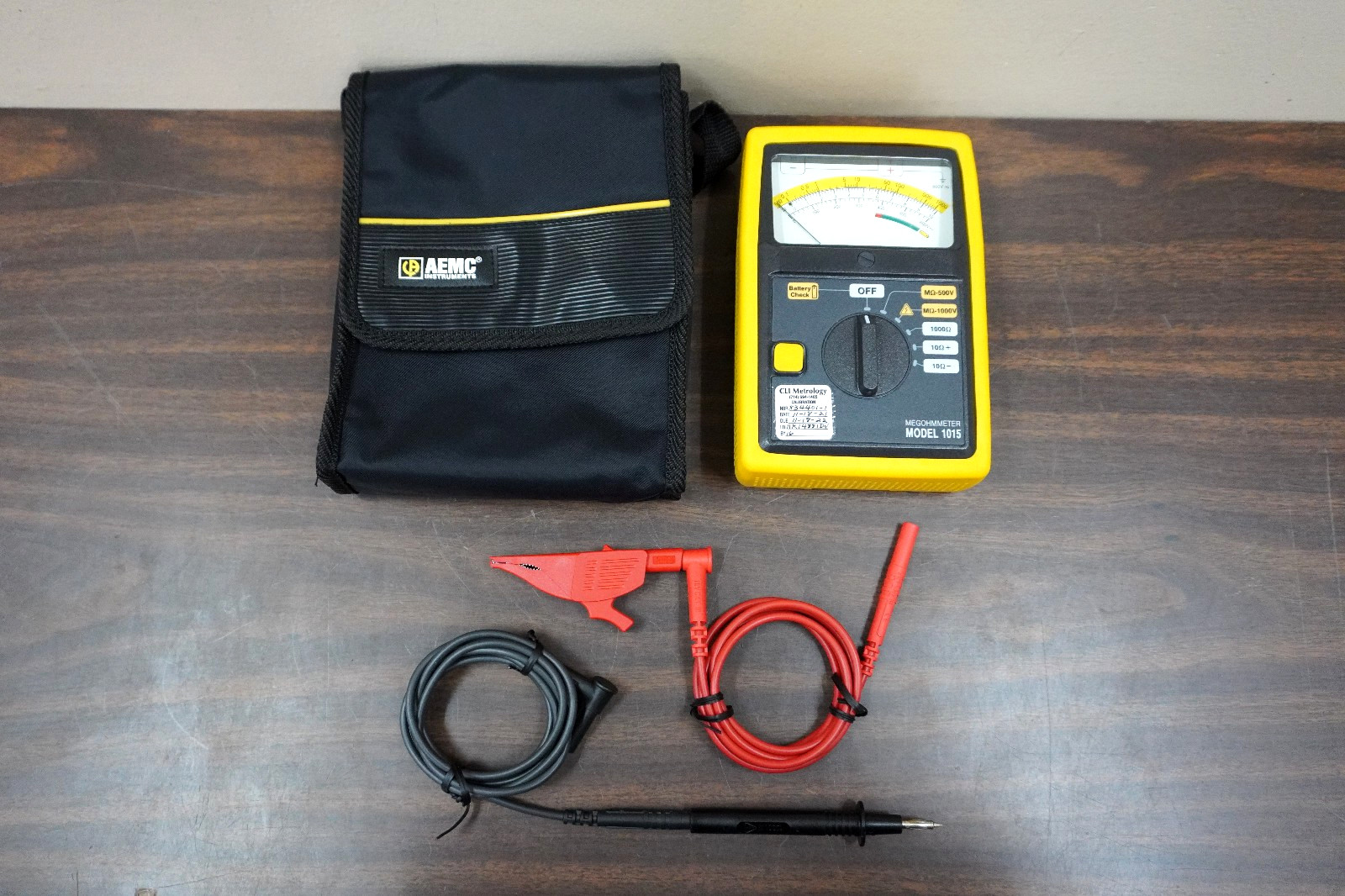 AEMC 1015 Analog Megohmmeter 1000 Ohms Resistance 500V 1000V Test Voltage
