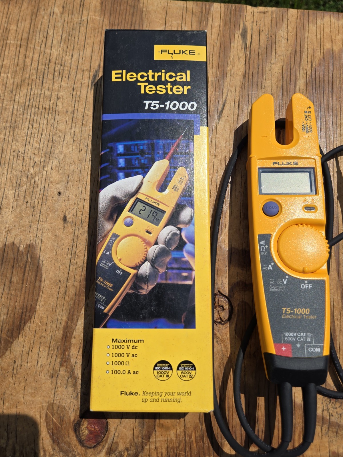 NOS FLUKE T5-1000 Electrical Tester Current Voltage Continuity 1000V NEW