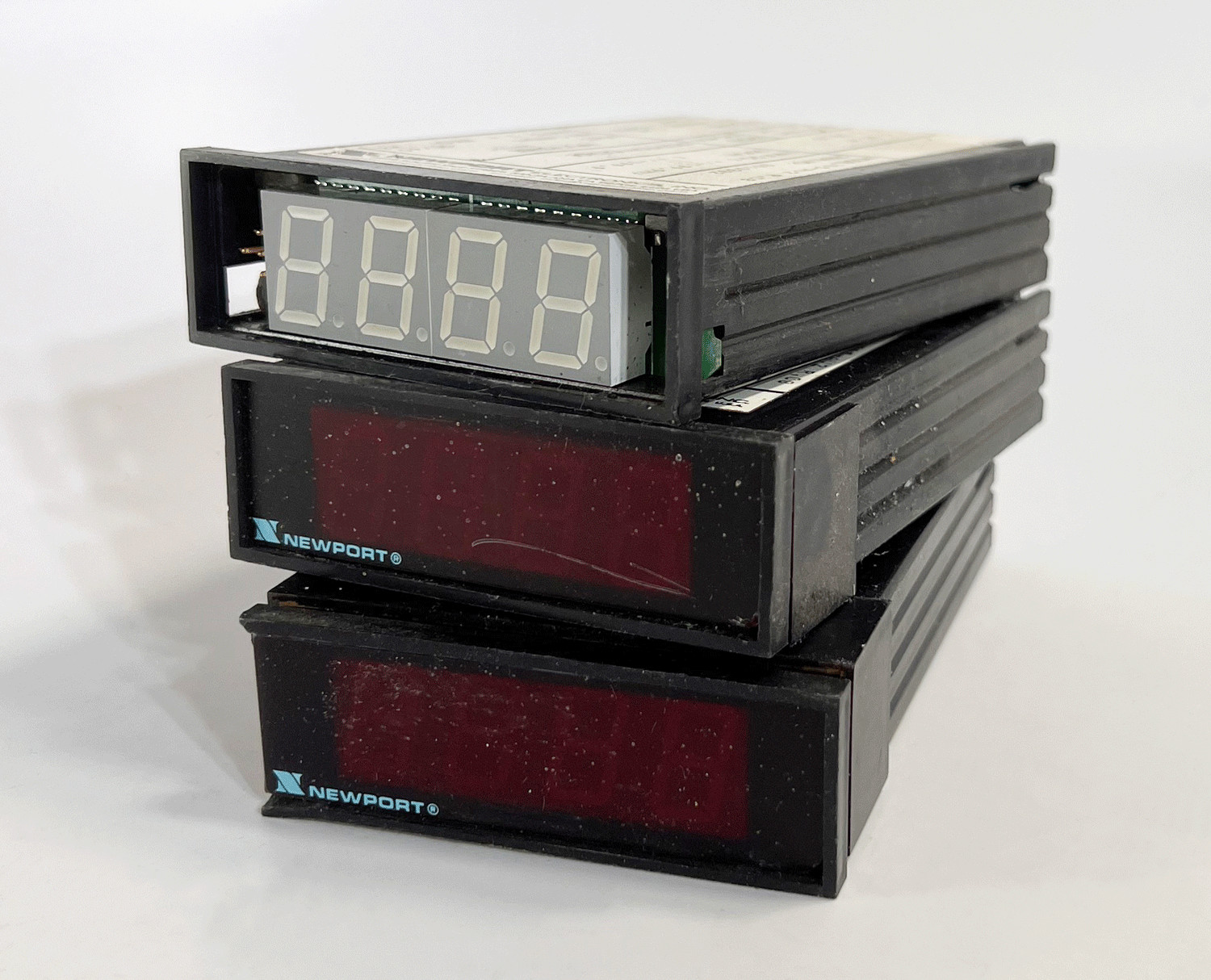 Three (3) Newport Digit Mini-Size DC Voltmeters 205-AV2 R,C8 +/- 199.9mV