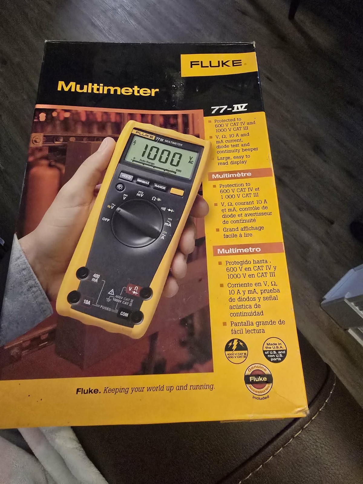 Fluke 77-IV Handheld Digital Multimeter CAT III 1000V 6000 Count Data Hold Case