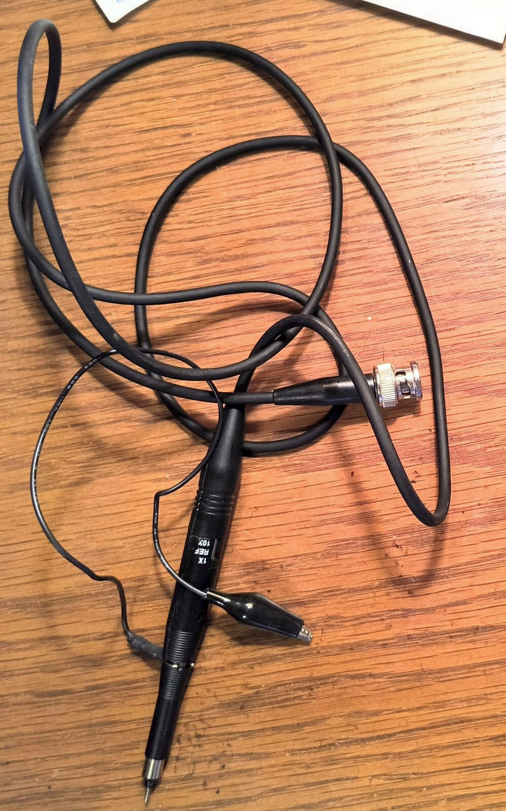Unbranded Oscilloscope Probe with Lead 1x ref 10x switch