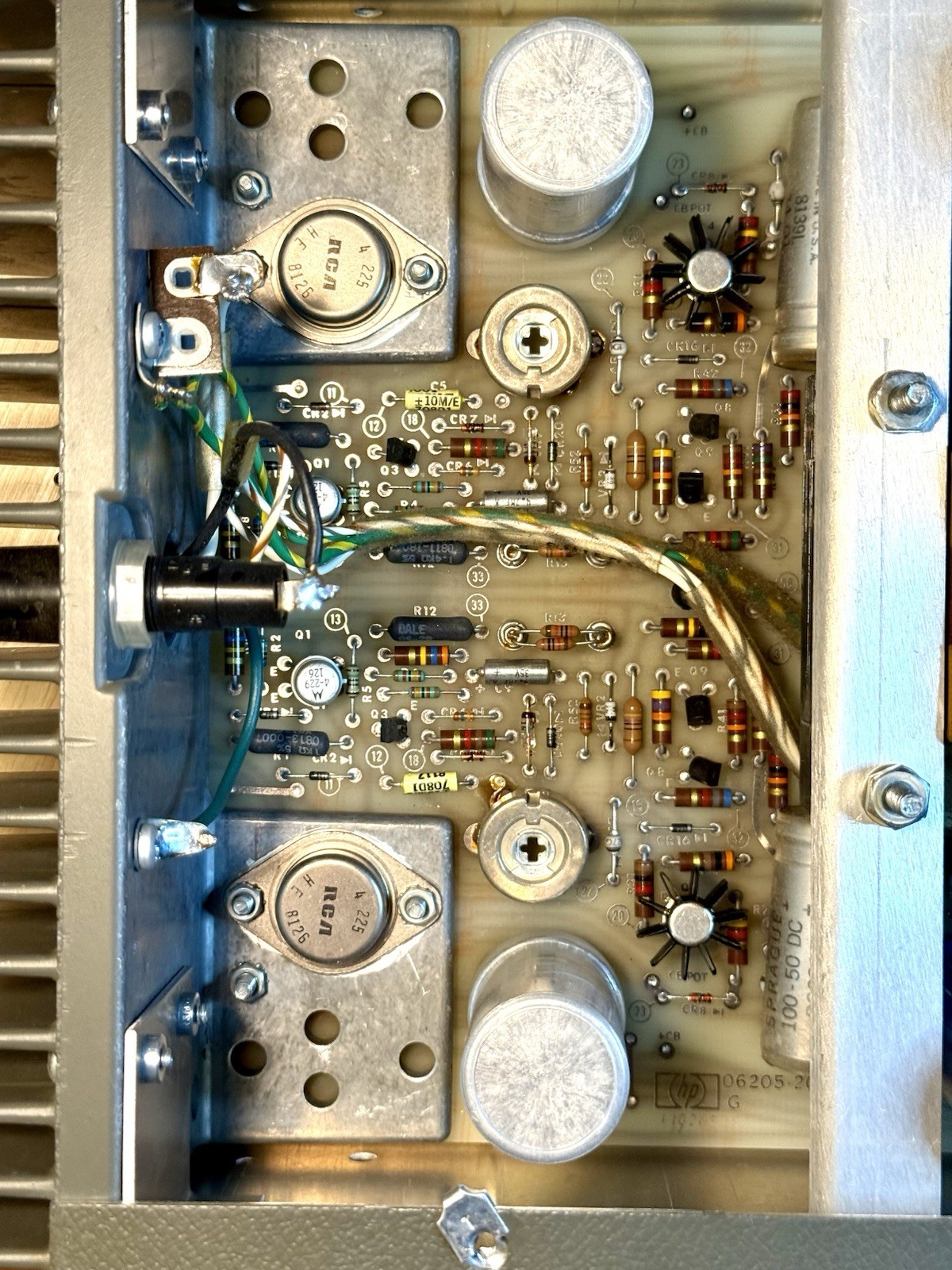⚡ Hewlett Packard 6205B Dual Output Linear DC Power Supply 40V .3A / 20V .6A