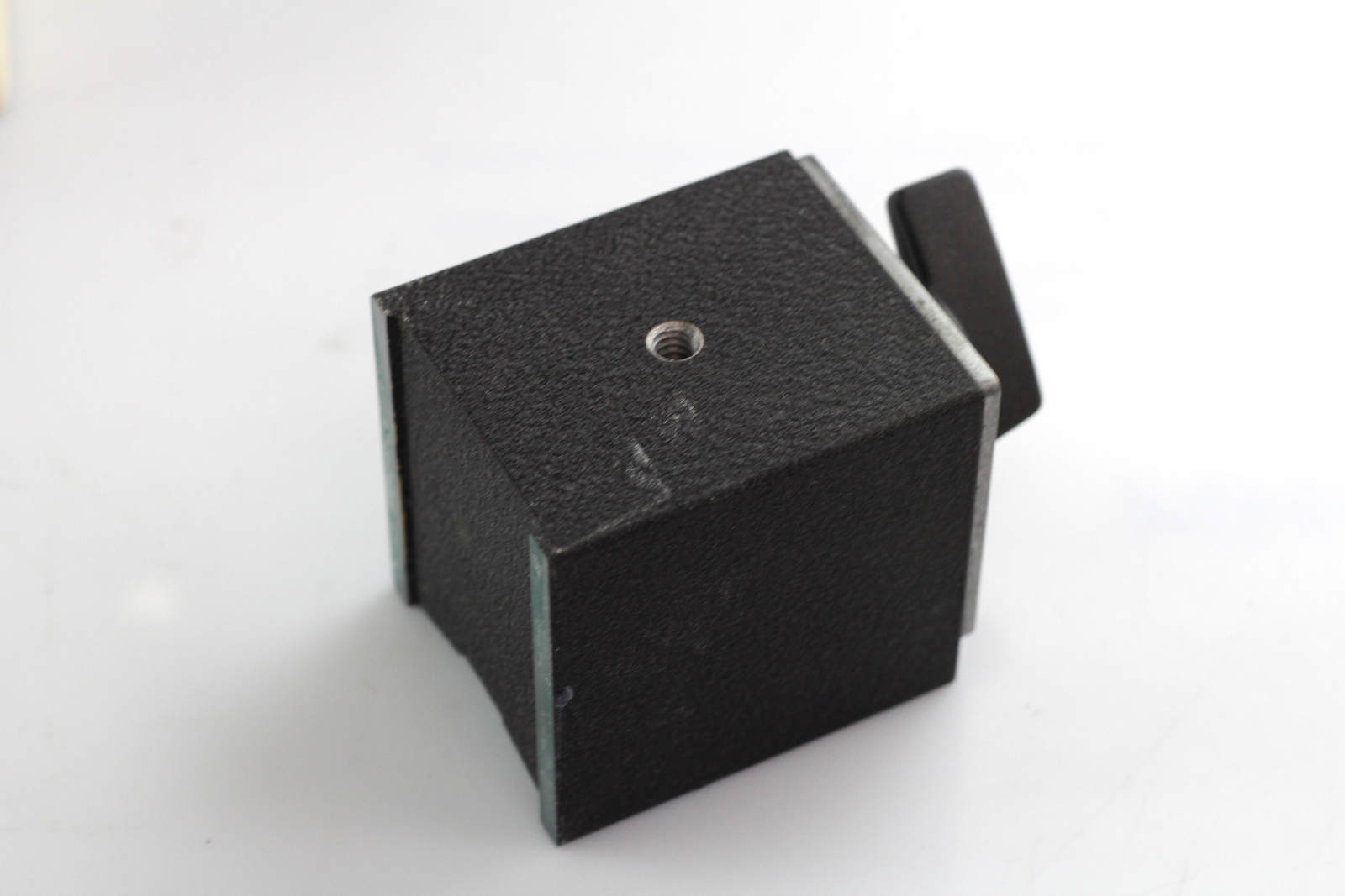Newport Kinematic MB-2 Magnetic Base, 90 lb. Holding Force, 1/4-20 Thread