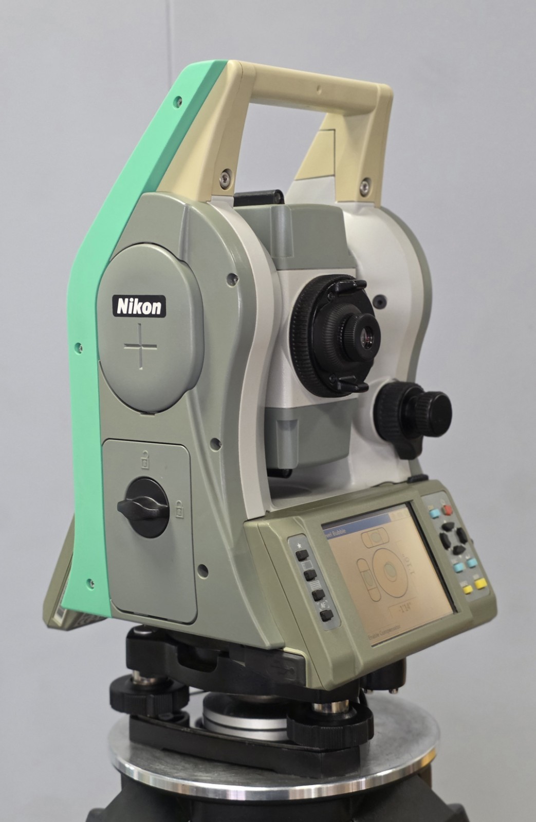 Nikon XF 3″ AutoFocus Reflectorless Survey Total Station w/ Survey Pro 6.4