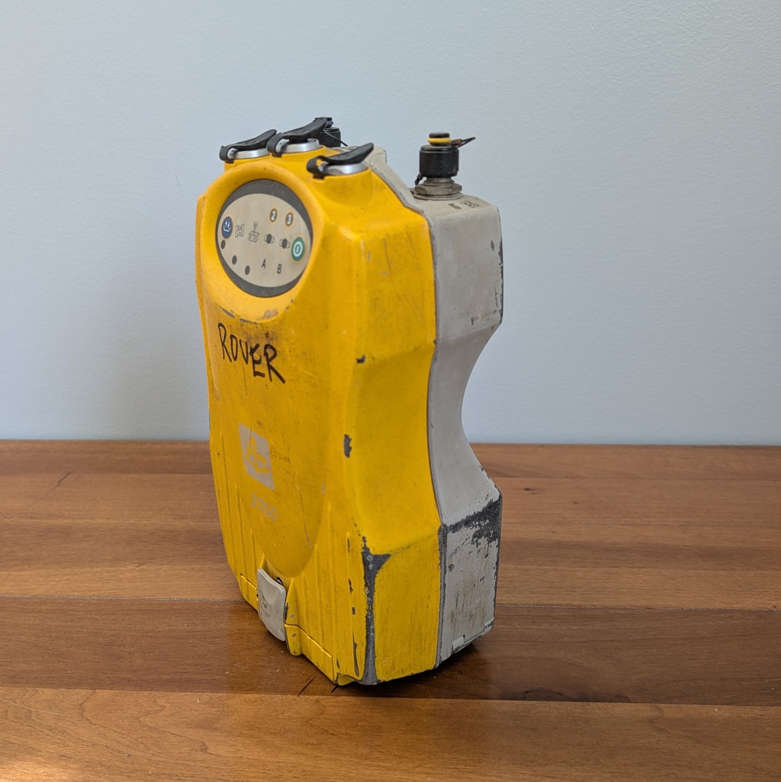Trimble 5700 GPS GNSS Surveyor Receiver Internal UHF Radio 450-470 MHz RTK Rover