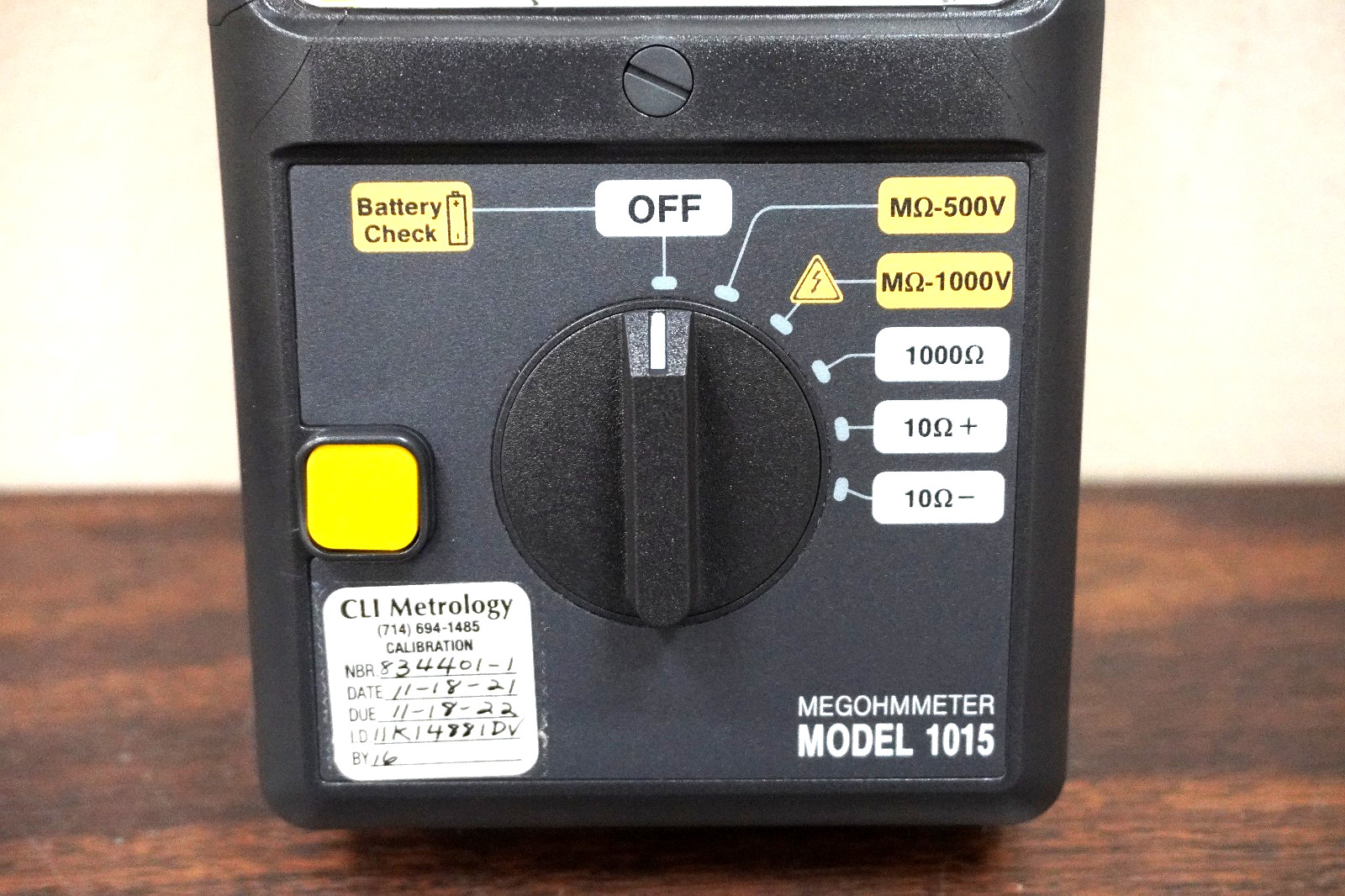 AEMC 1015 Analog Megohmmeter 1000 Ohms Resistance 500V 1000V Test Voltage