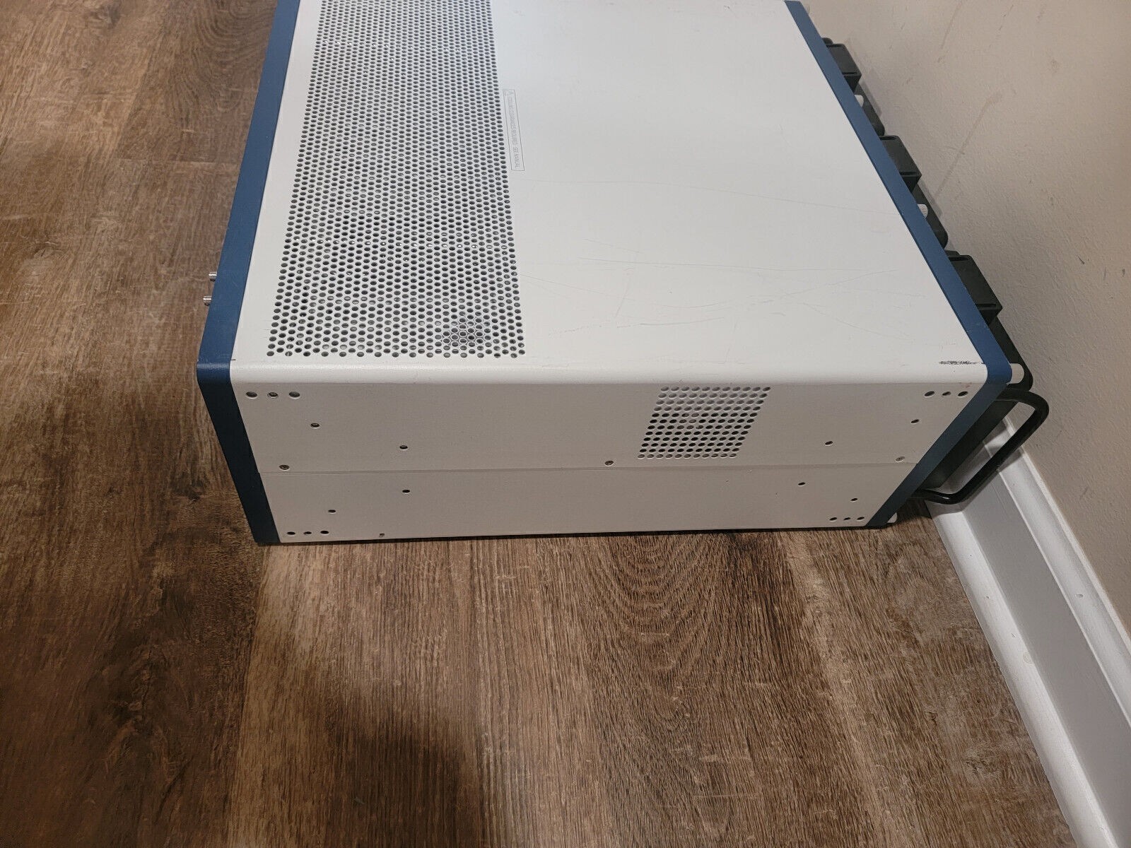 National Instruments NI PXIe-1085 PXIe, 18-Slot Up to 12 GB/s PXI Chassis USED