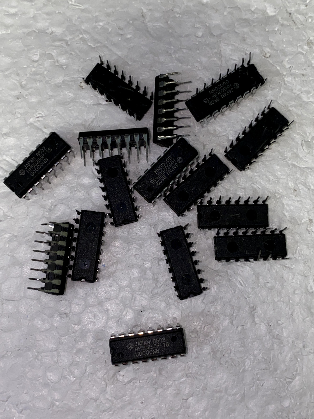 Unbranded HM50256-15 Integrated Circuit *Lot of 16*