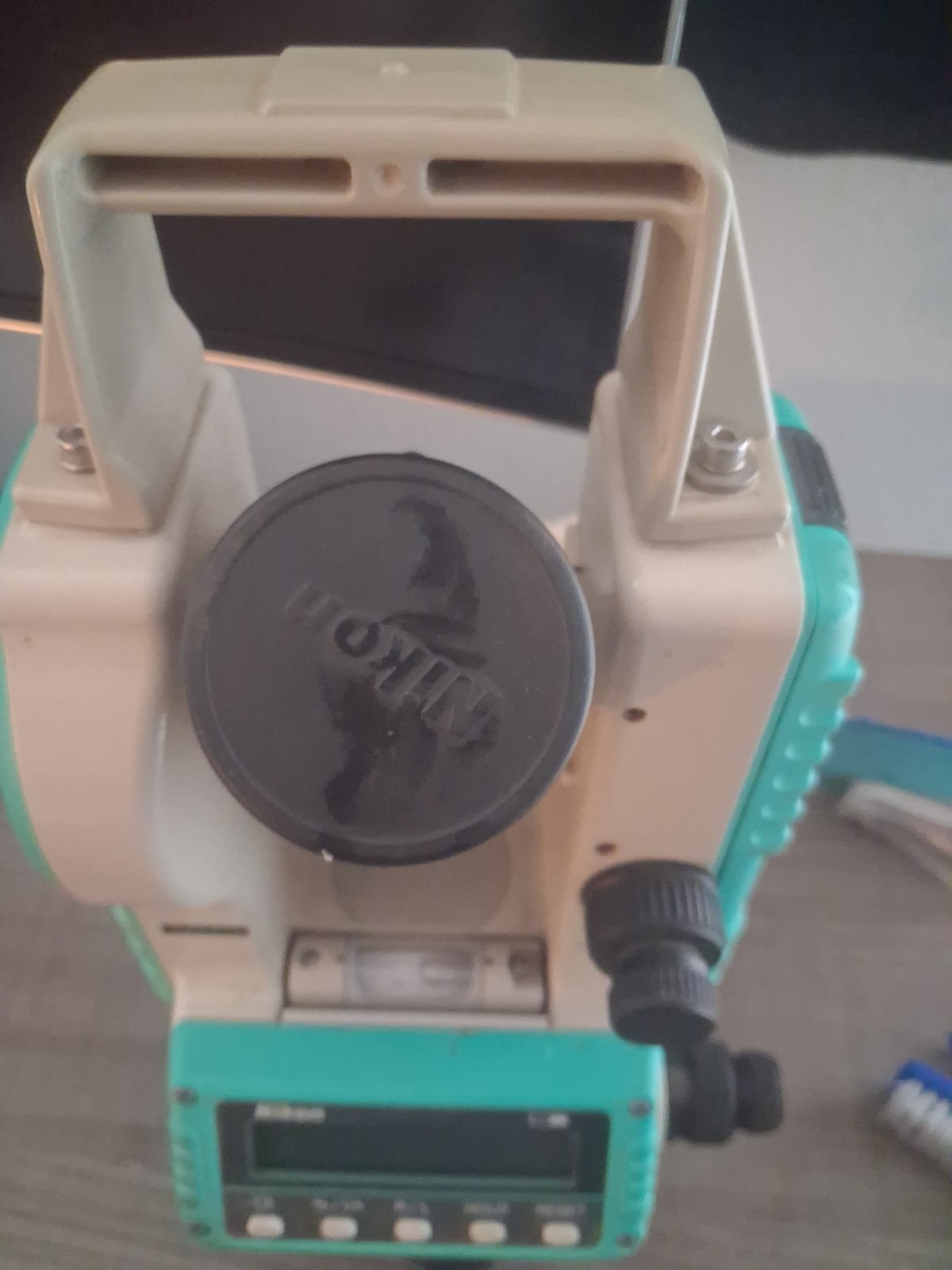 Nikon NE-101 Digital Construction Theodolite – White/Blue