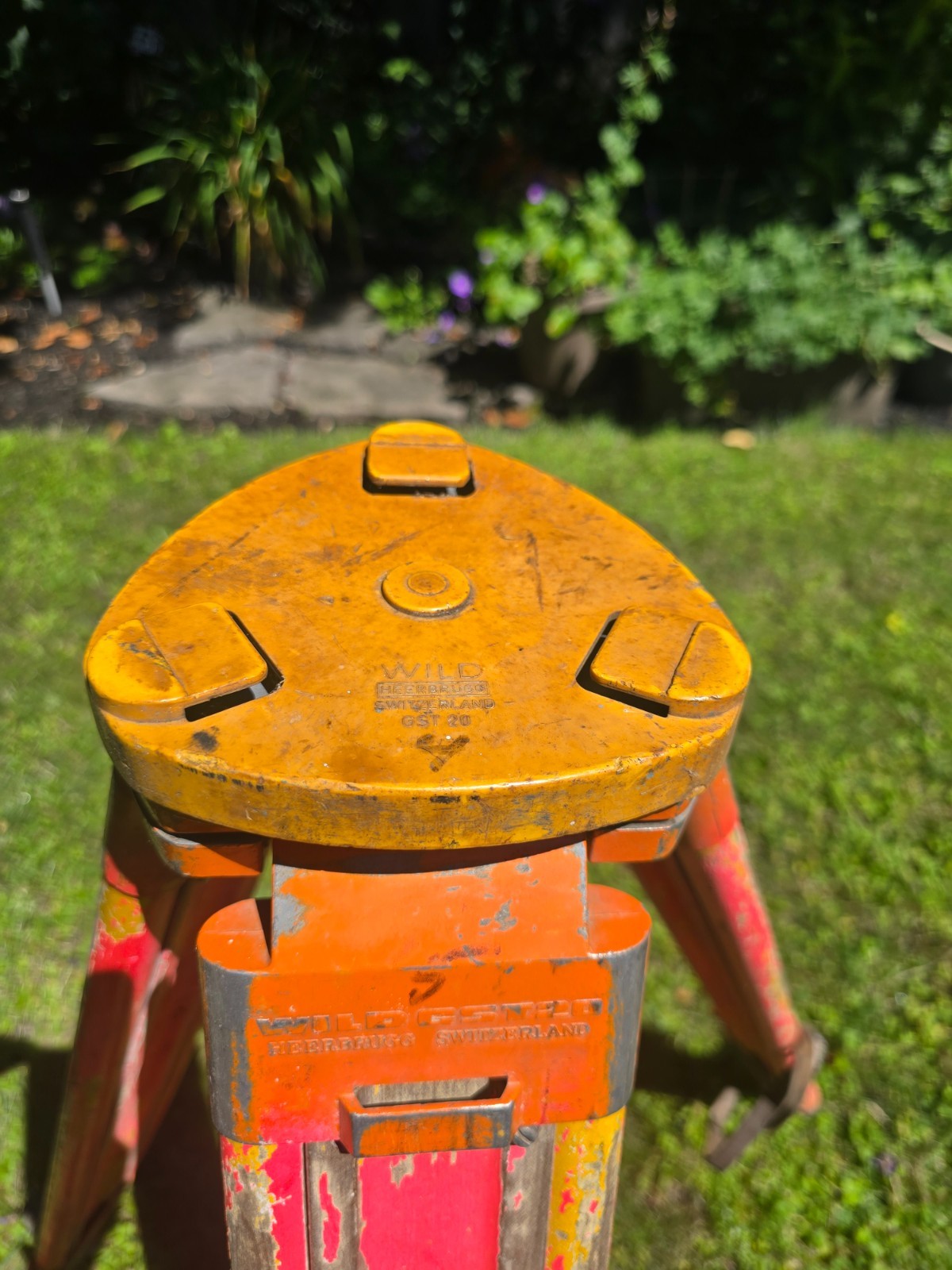 Wild GST20 Land Surveyors Tripod