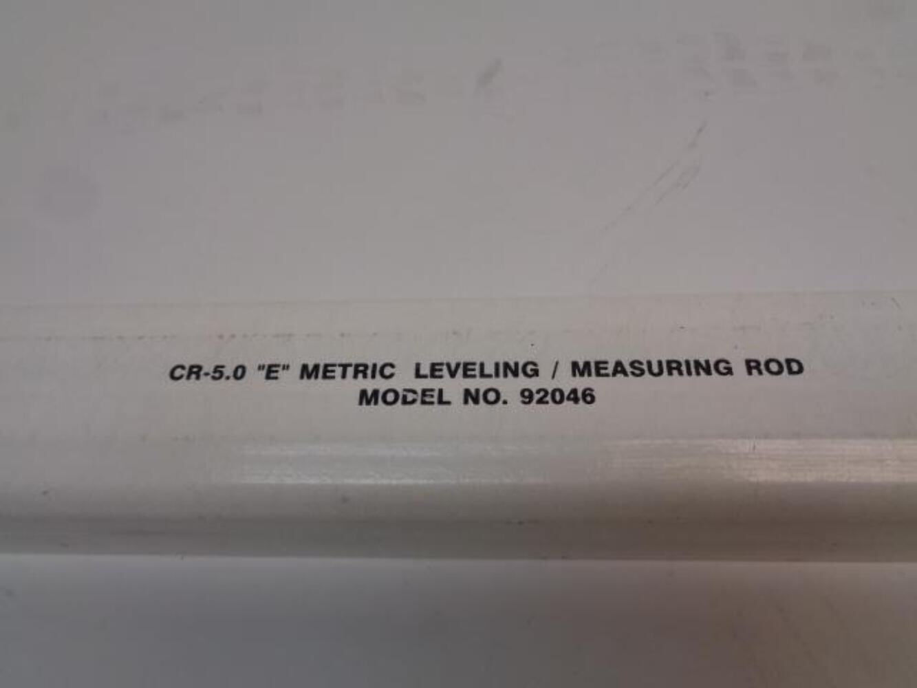 NEW SECO RECTANGULAR SERIES METRIC LEVELING ROD 5 METER 92046 R18