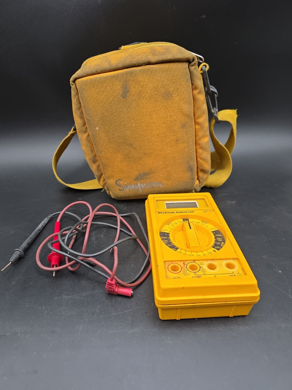 Beckman Industrial HD110 Digital Multimeter DMM w/ Leather Case Untested