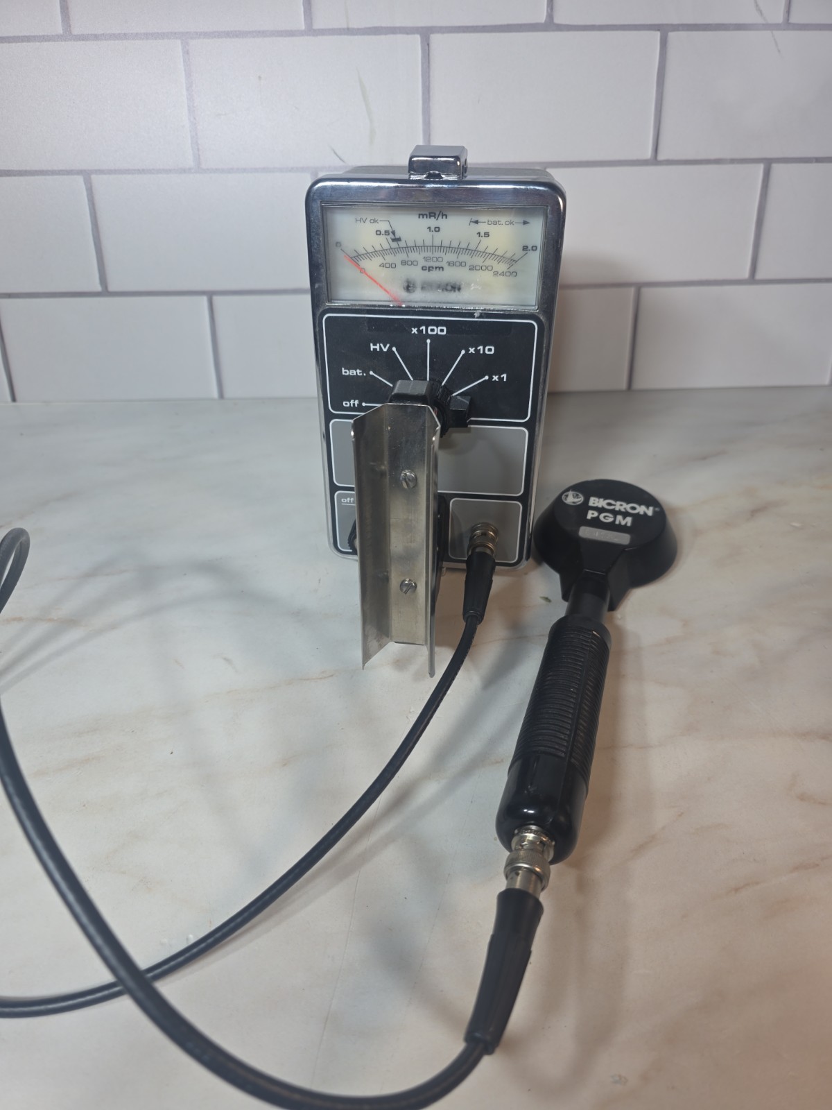 Bicron Surveyor 200 Meter Geiger Counter With Pancake Probe