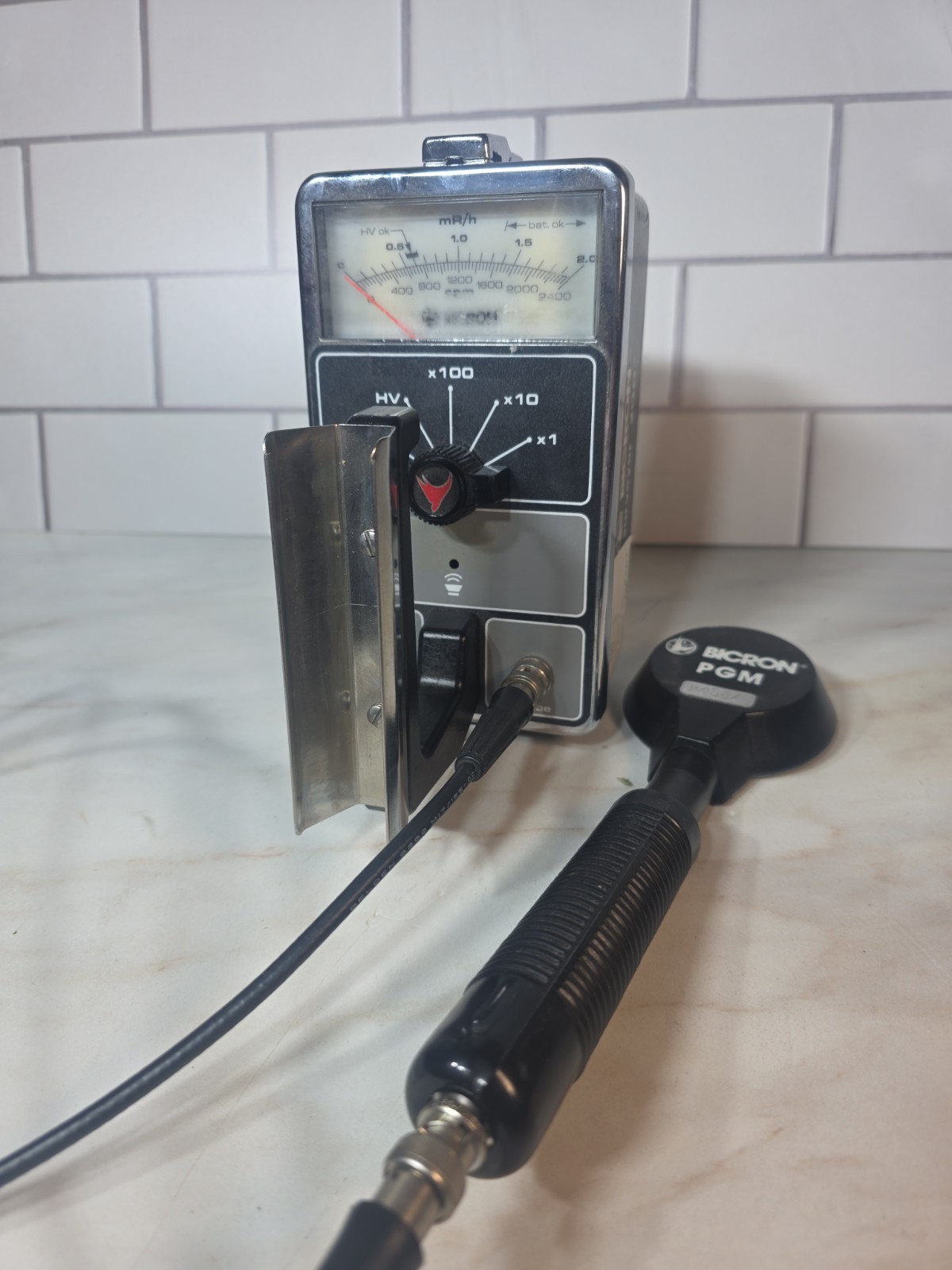 Bicron Surveyor 200 Meter Geiger Counter With Pancake Probe