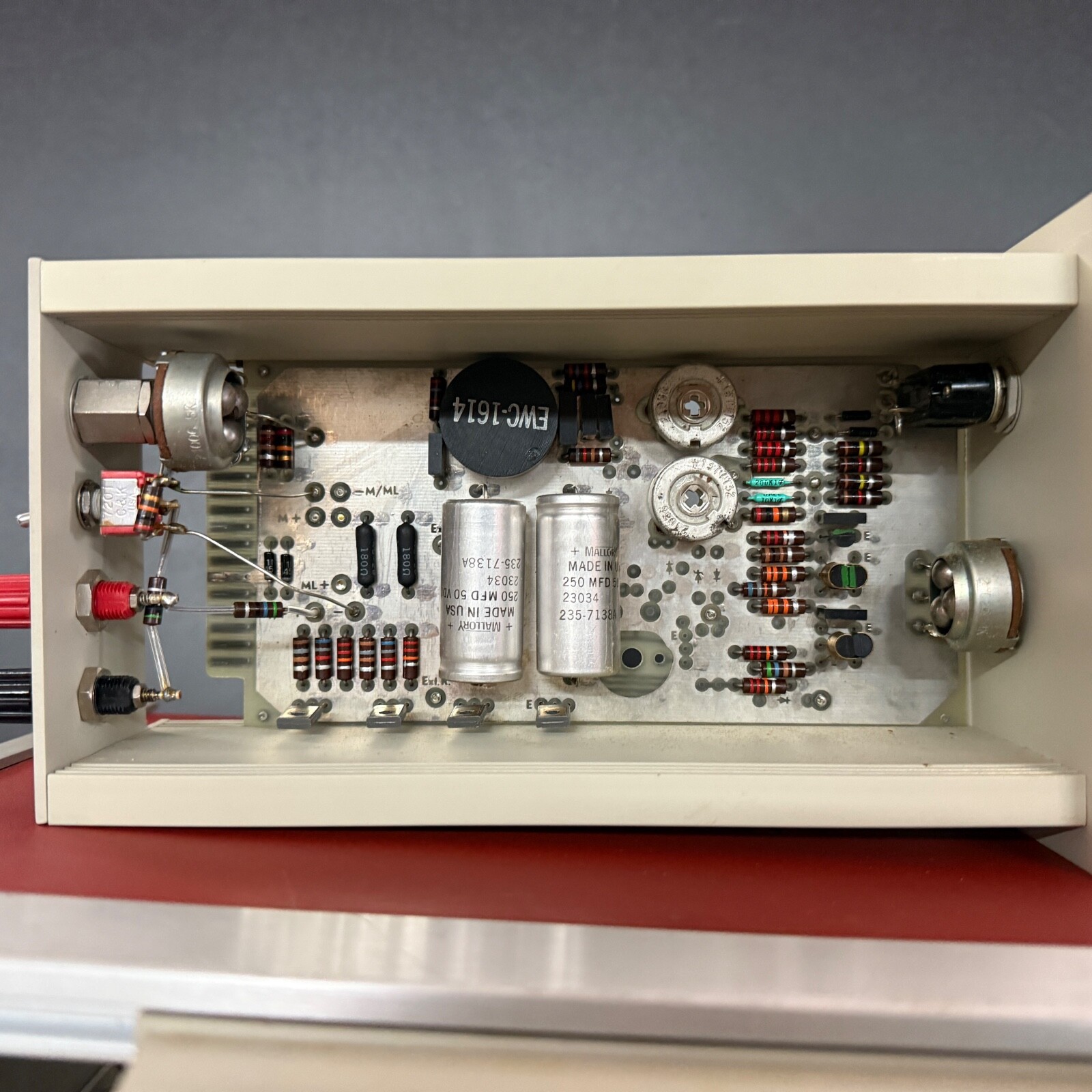 Daytronic 300D Transducer Amplifier System with Galvanometer and Strain Gage