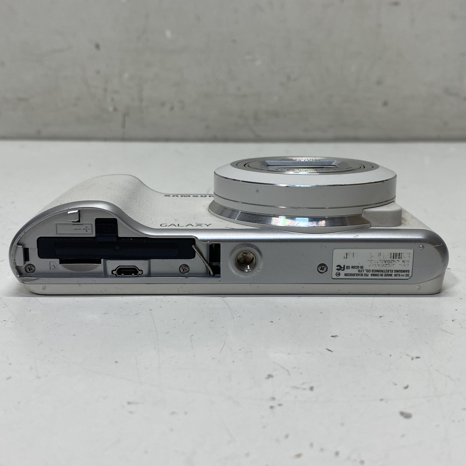 Samsung Galaxy Camera 2 EK-GC200 16.3MP 21x Optical Zoom White Android Tested