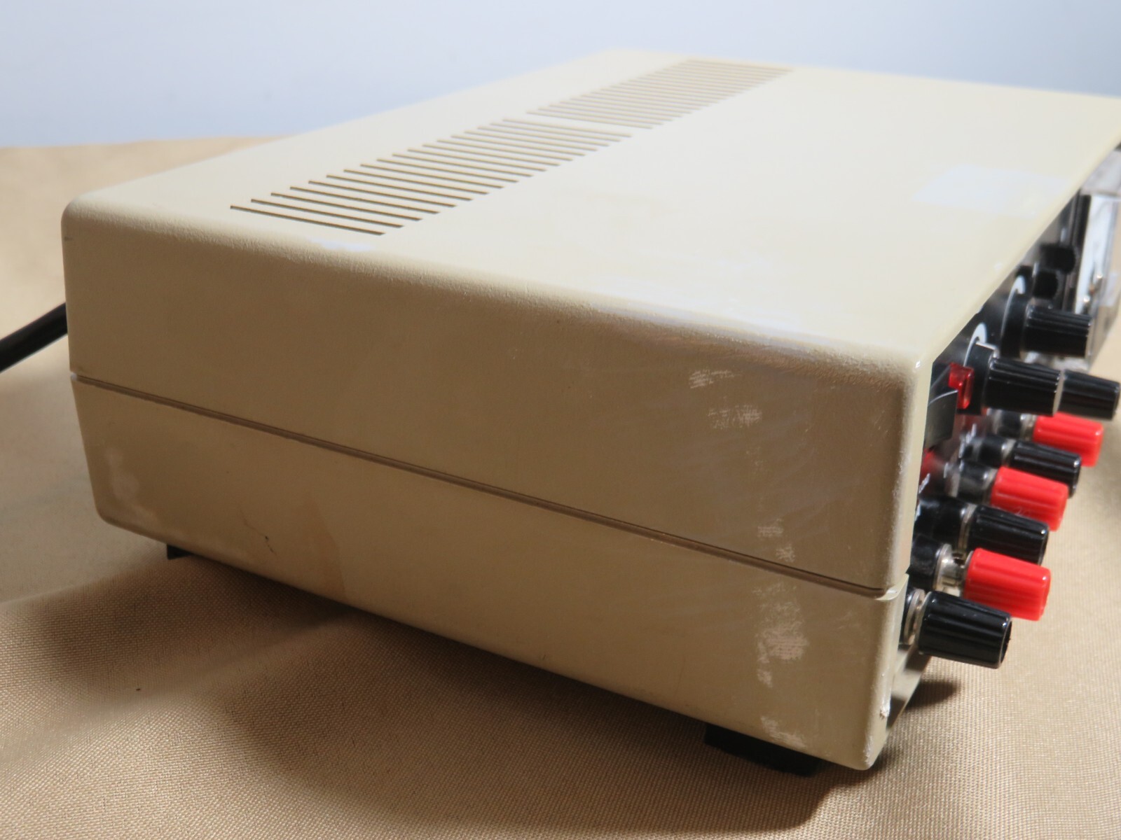 Global Specialities Model: 1300 Power Supply 5V@1A 0-20V@1/4A