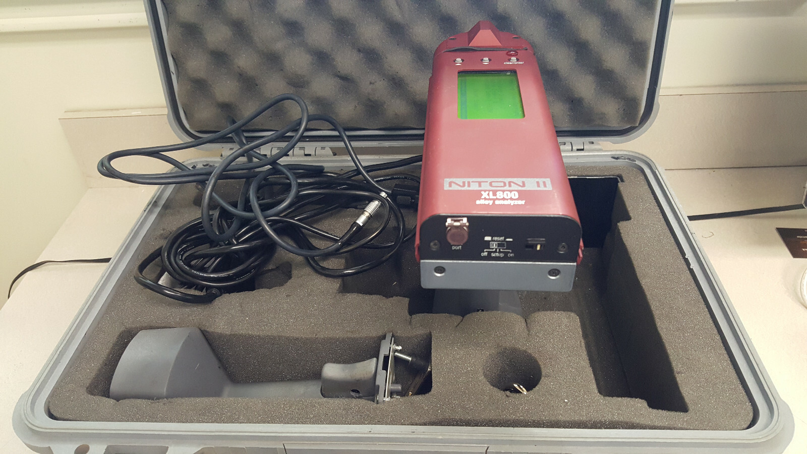 NITON II XL800 Alloy Analyzer