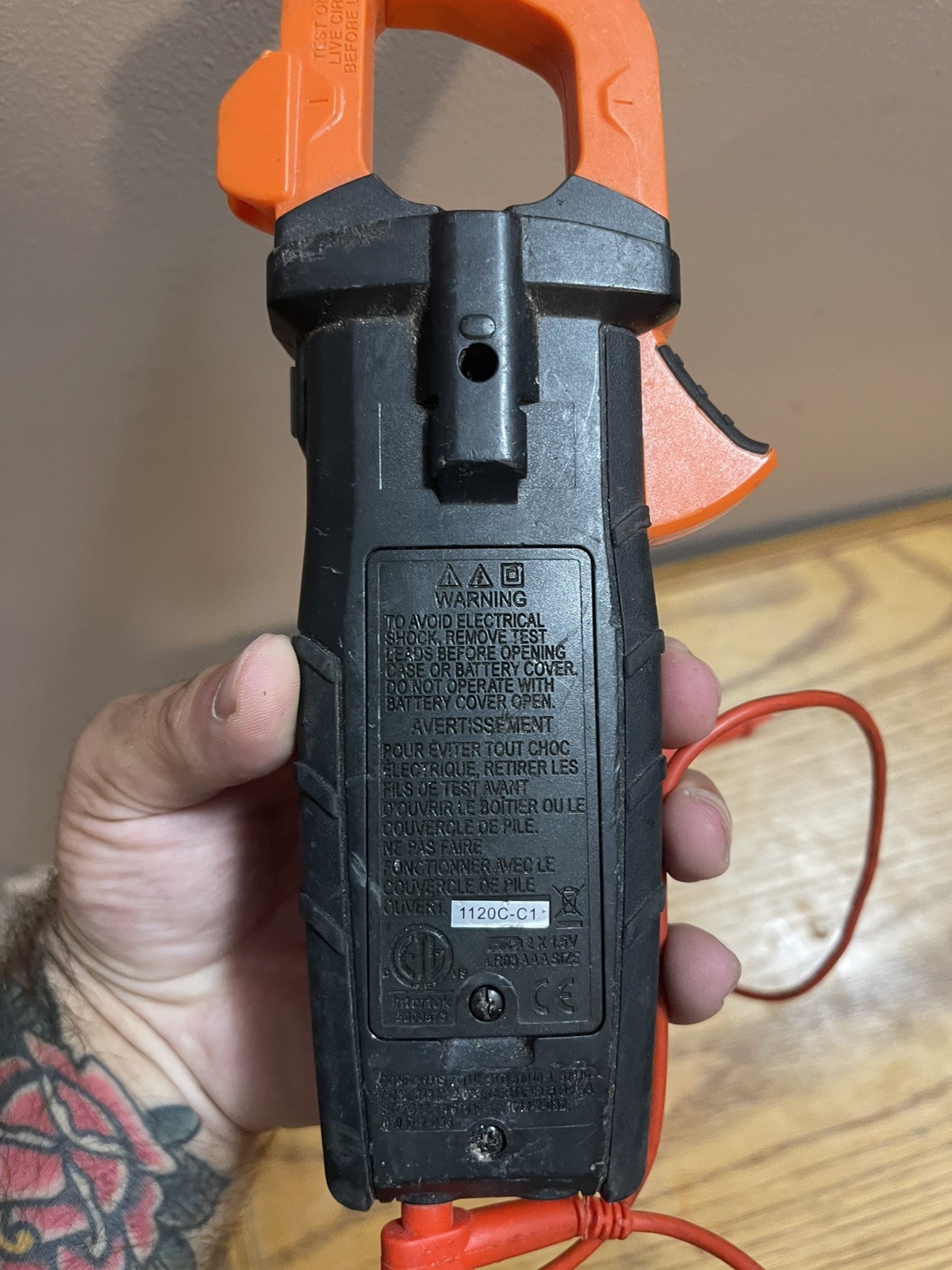 Klein Tools CL700 600A AC Auto-Ranging Digital Clamp Meter 1000V NCV HZ Ohms