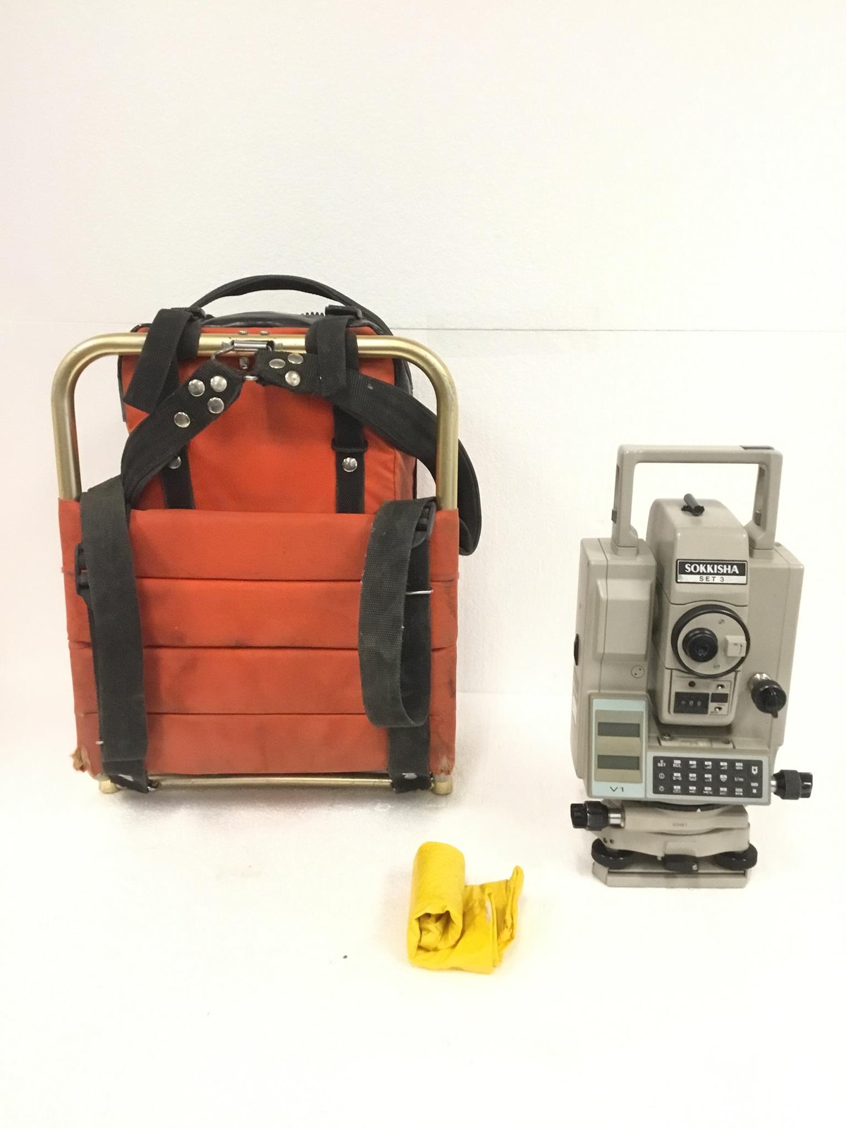 SOKKISHA SOKKIA LIETZ SET 3 SURVEY EQUIPMENT Surveyor with SOKKISHA SC84