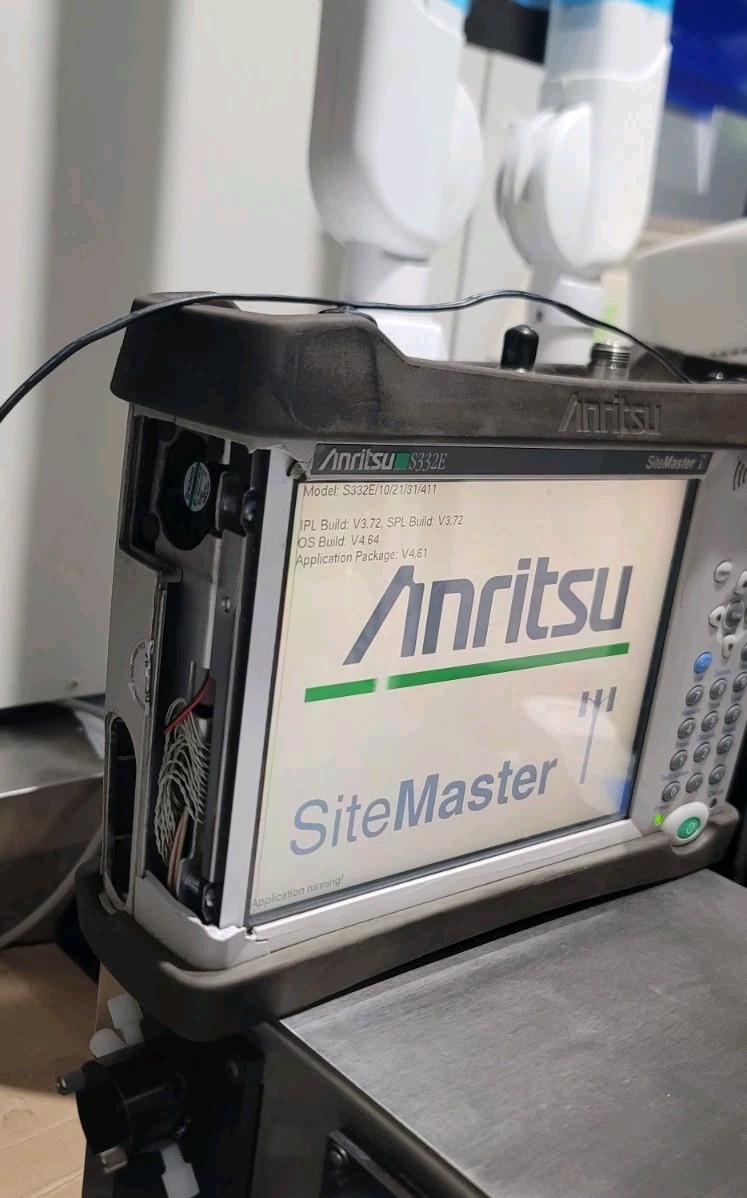 Anritsu S332E Cable and antenna analyzer Spectrum analyzer Touchscreen