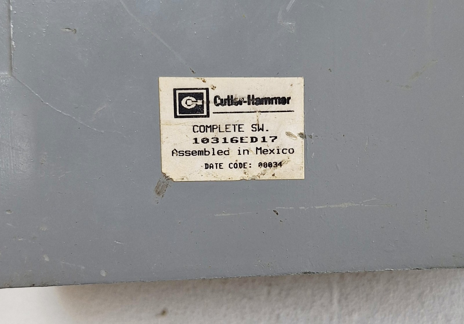 Cutler-Hammer 10316ED17 Roller Plunger S.P.D.T Limit Switch 600V