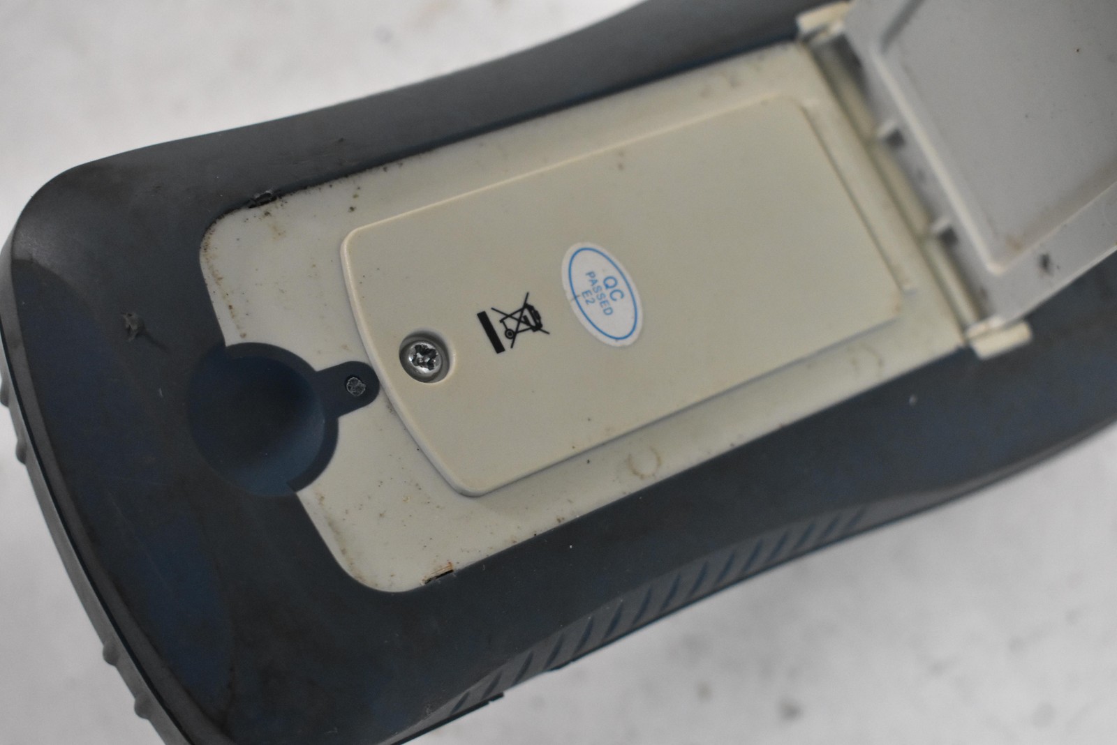 B&K Precision 878B LCR Meter Handheld Ohmmeter Megohmmeter Blue Gray Portable