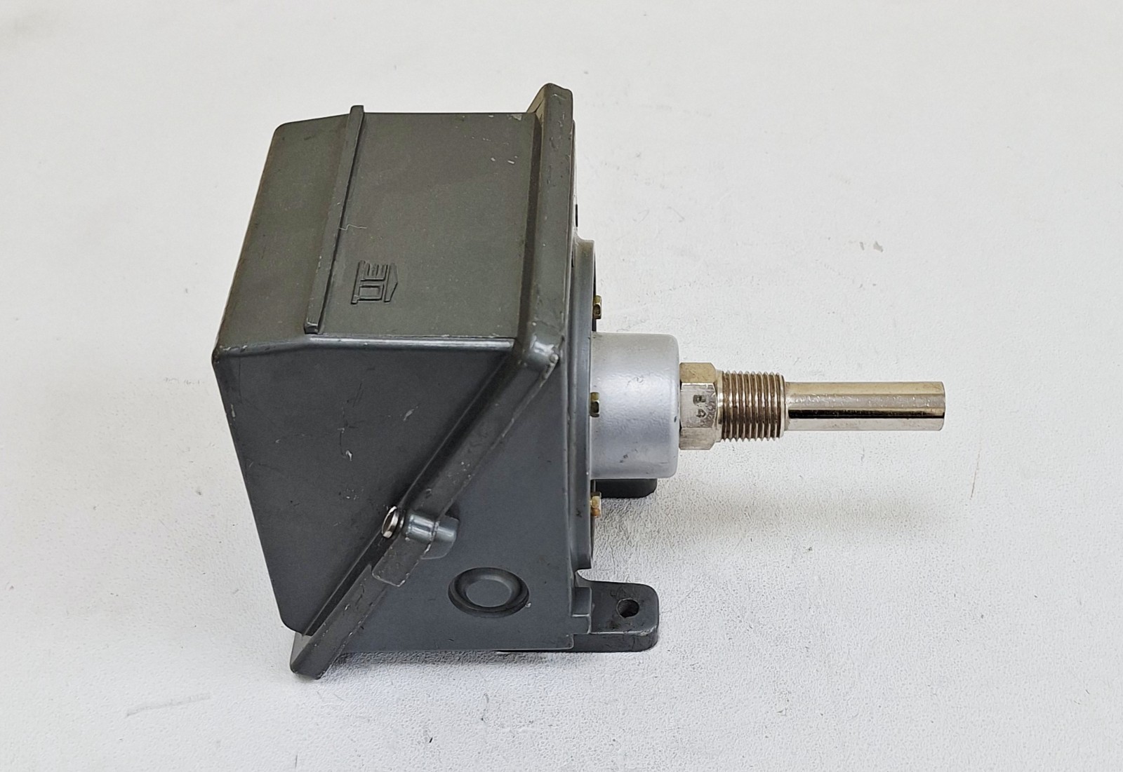 United Electric C402 / 120 Temperature Switch 0-225F / -15+105C