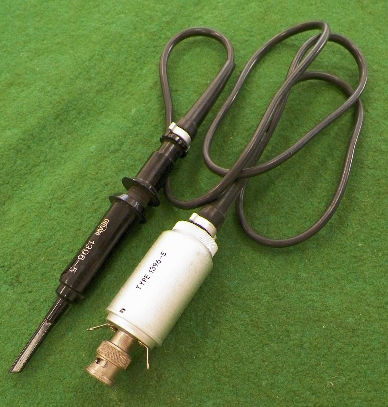 100 MHz ; 1:10 ratio ; Type : 1396-5 ; EMG (Hungary) Measuring Head_[=T=]