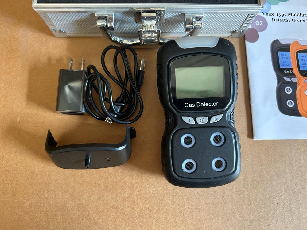 Voice Type PLT840 Orange Multifunctional Gas Detector