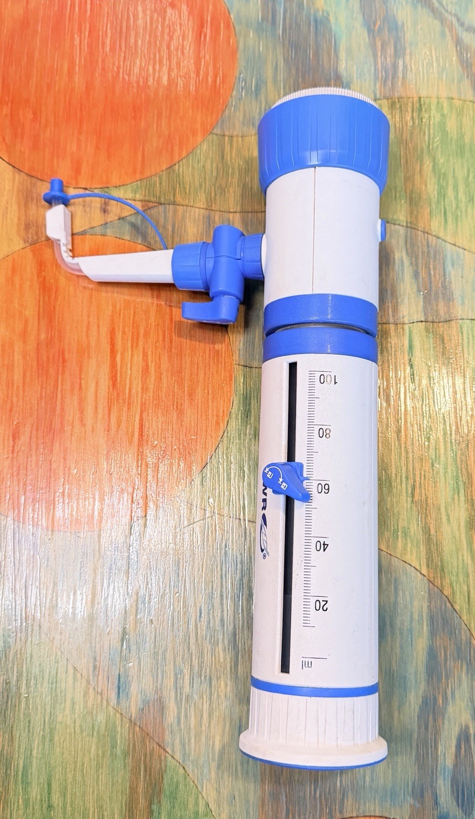 VWR Bottle Top Dispenser VOL 10-100ML White Blue