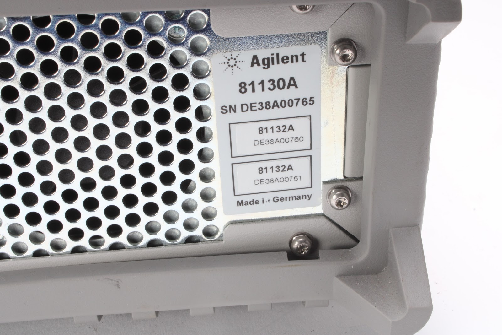 Agilent 81130A 400/660 MHz Pulse/Pattern Generator With 2x 81132A Output Cards