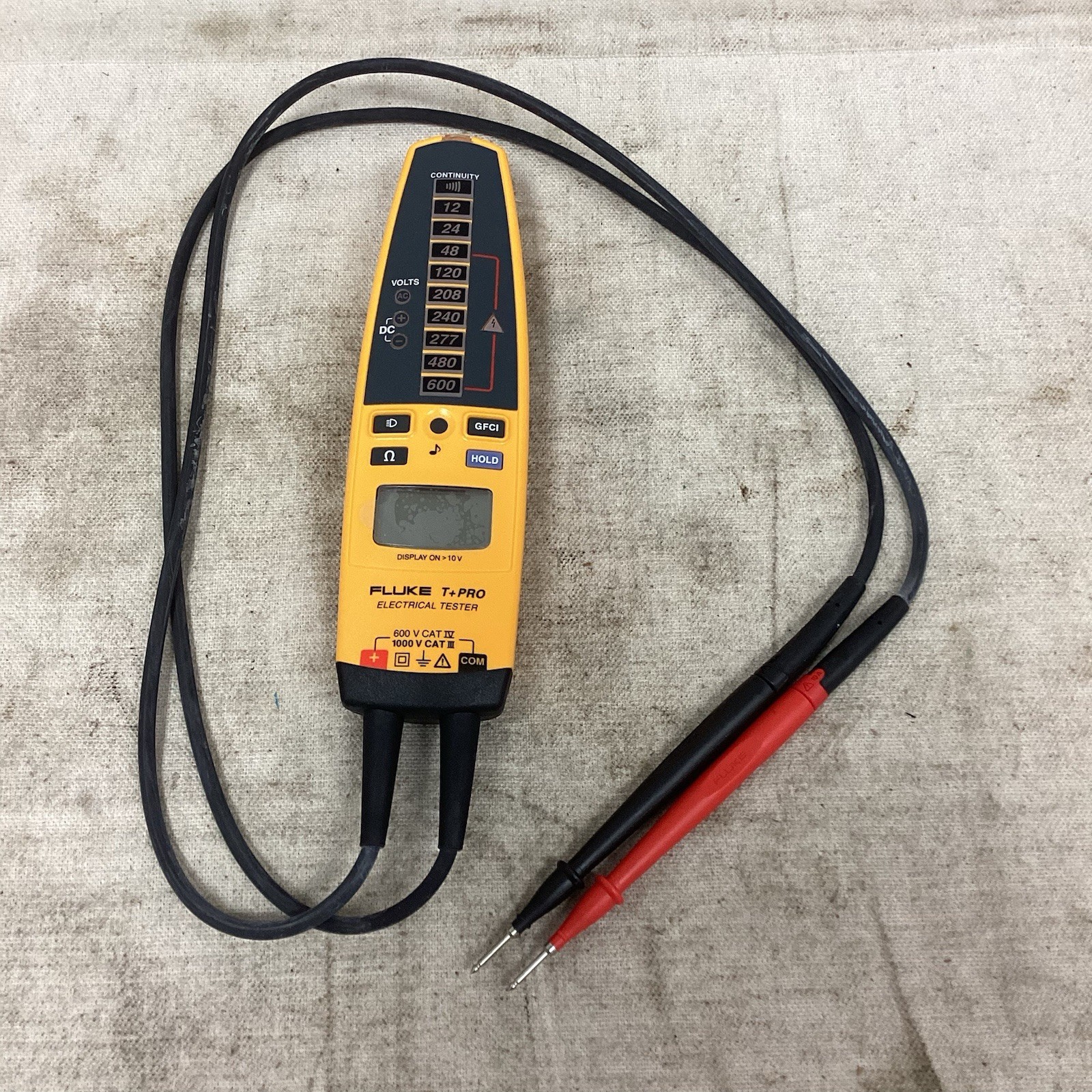 FLUKE Fluke-T+Pro Voltage Tester CAT III 1000V/CAT IV 600V